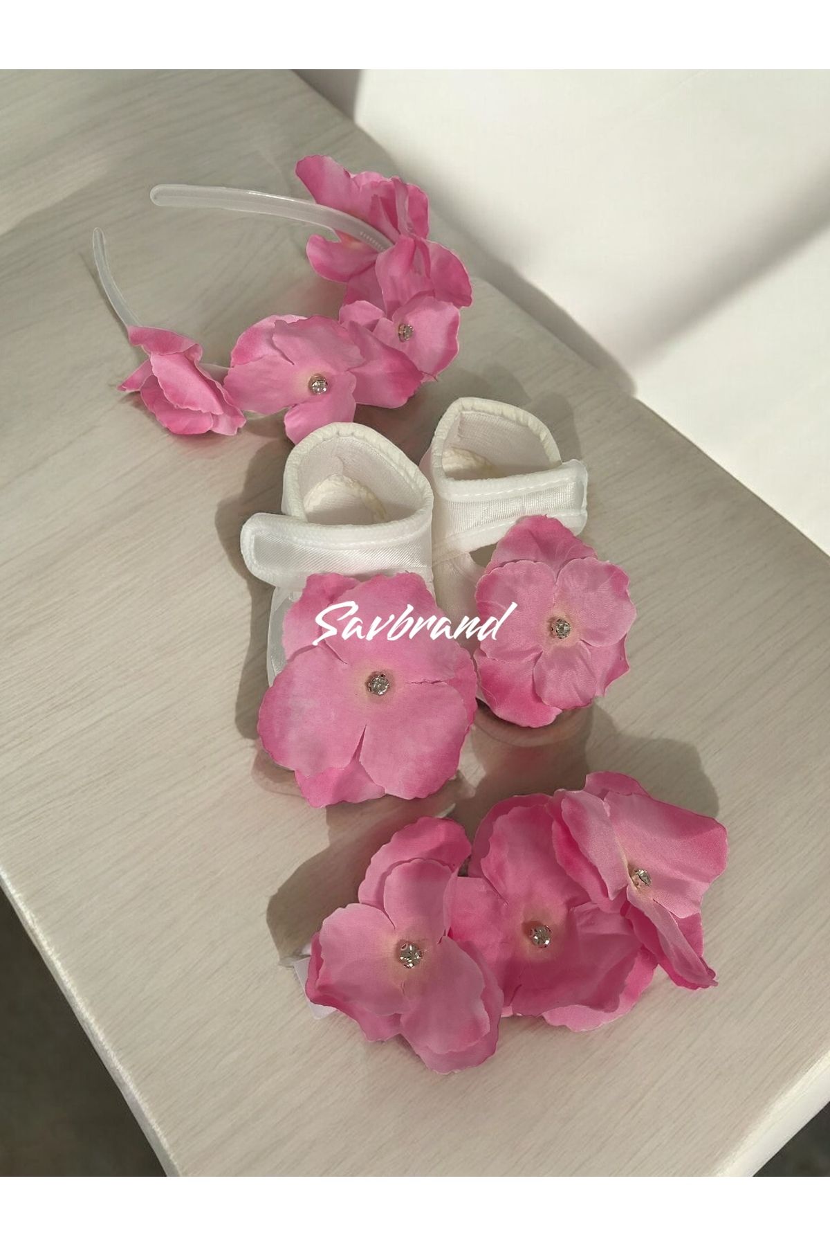 SavBrand Ortancalı Lohusa Anne Tacı Bandanası ve Bebek Patiği
