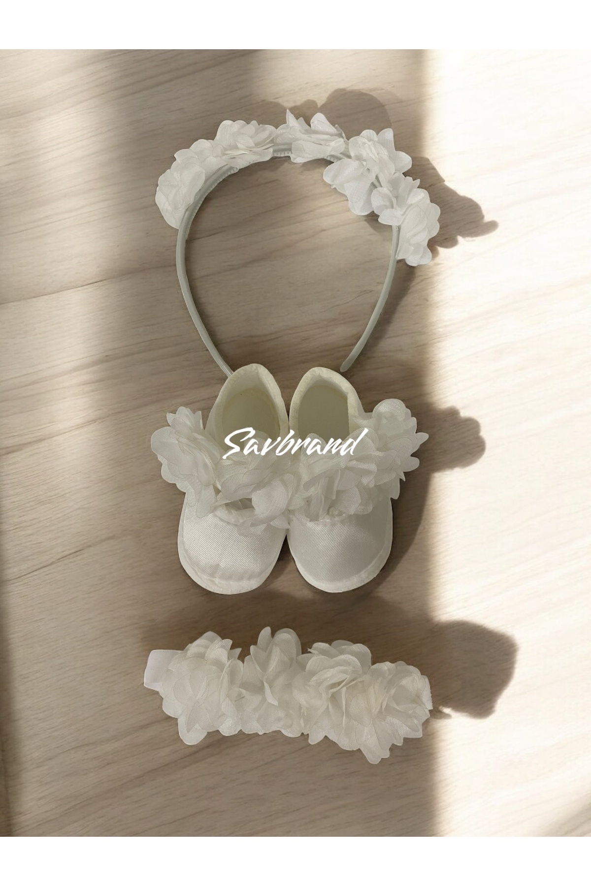 SavBrand Lazer Çiçekli Lohusa Anne Tacı Bandanası ve Bebek Patiği fotoğrafı 5 (önizleme)