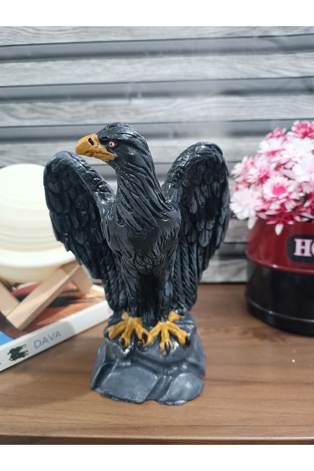 Saatistan Şık Siyah Kartal Figürü, 20x7x10 cm, Dekoratif ve Estetik Tasarım