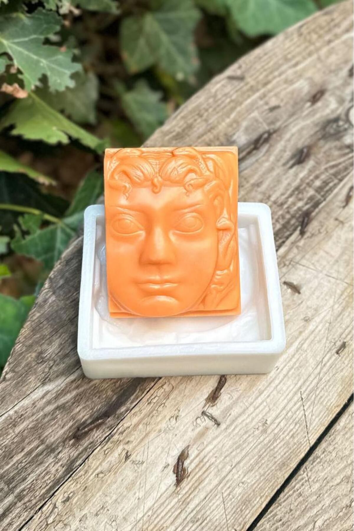 Saatistan Beyaz Silikon Medusa Mum Kalıbı, 1 adet, ev dekoru ve el yapımı projeler için.