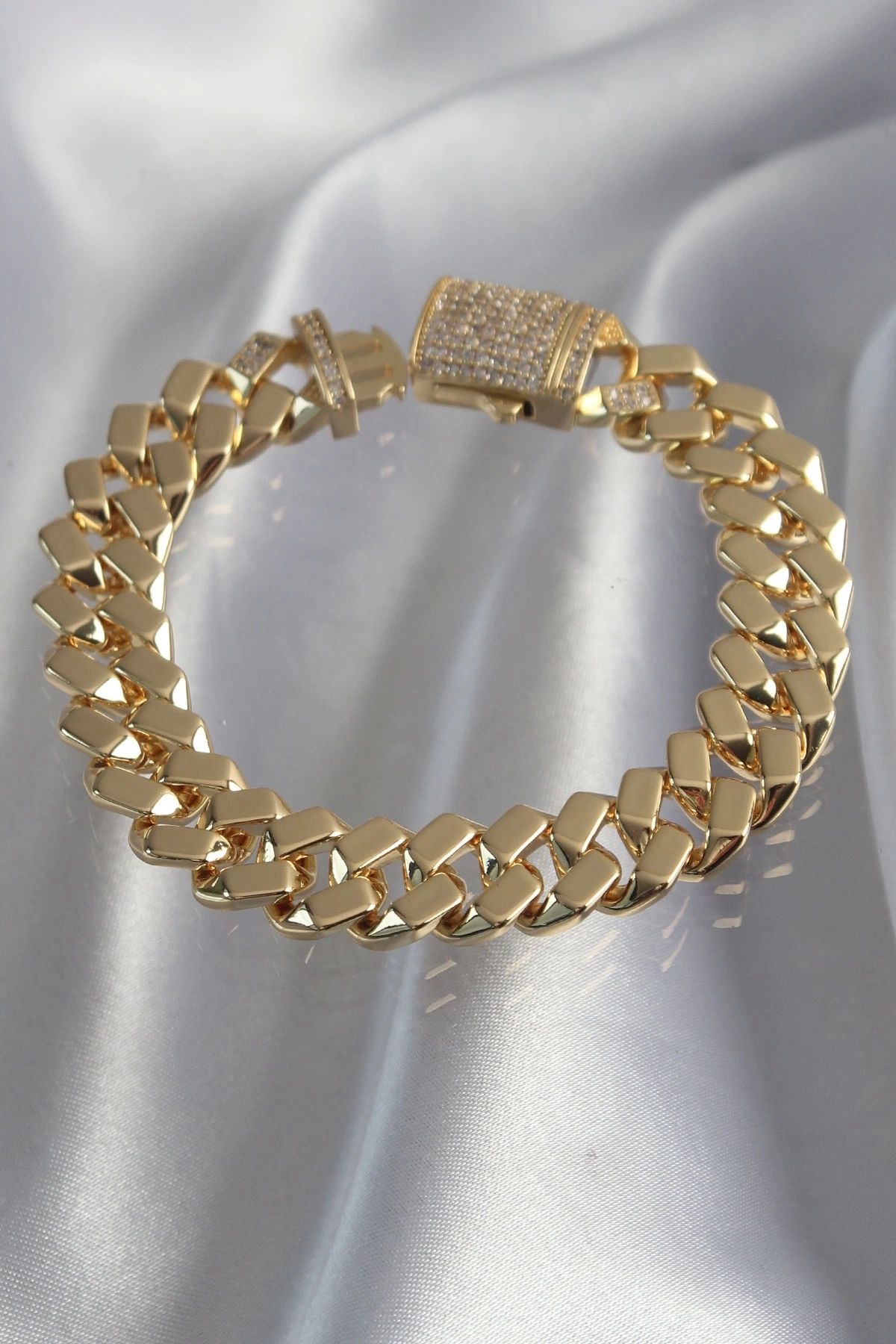 bamido Vip Seri Gurmet Zirkon Taşlı Gold Renk Bileklik - Bamido