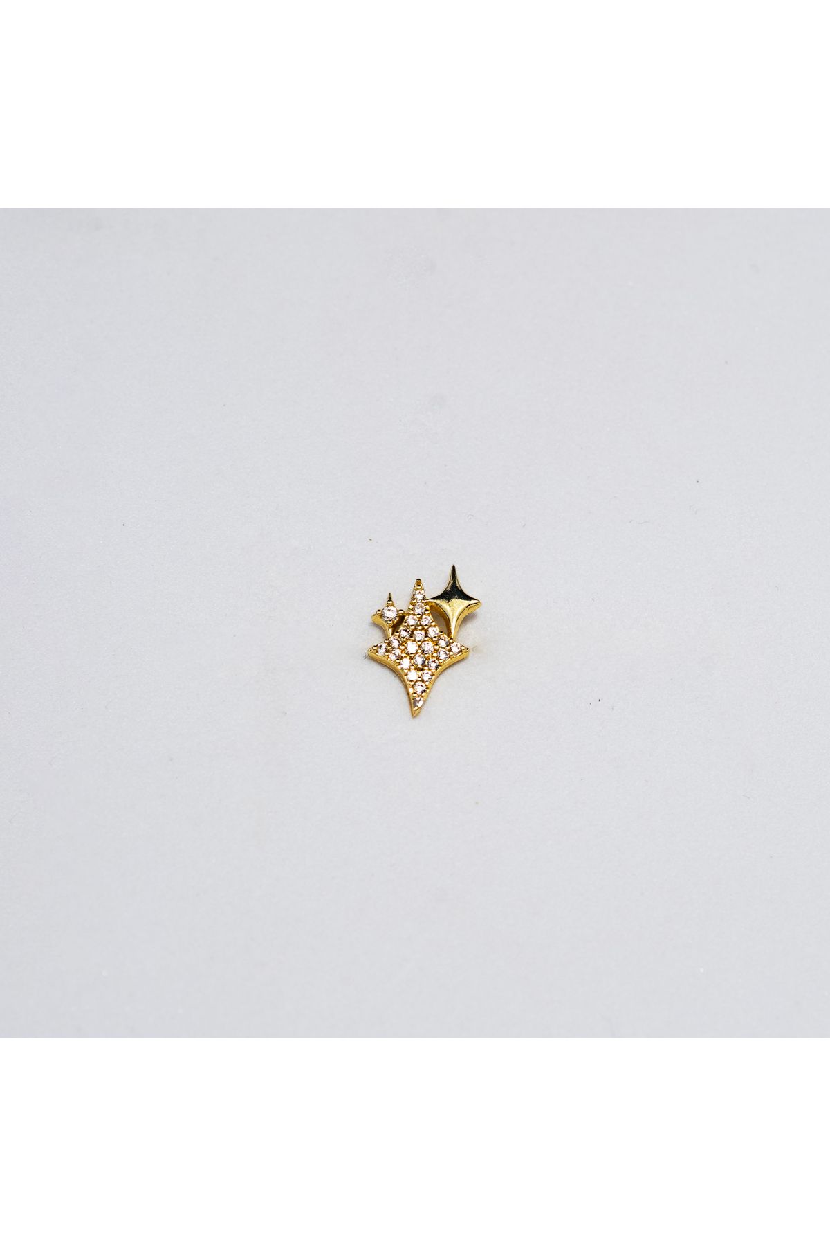Piercing by Sever KUZEY YILDIZI ÇELİK PIERCING… ALTIN/GOLD RENKLİ ve ŞEFFAF TAŞLI (TARGUS HELIX CONCH FLAT)