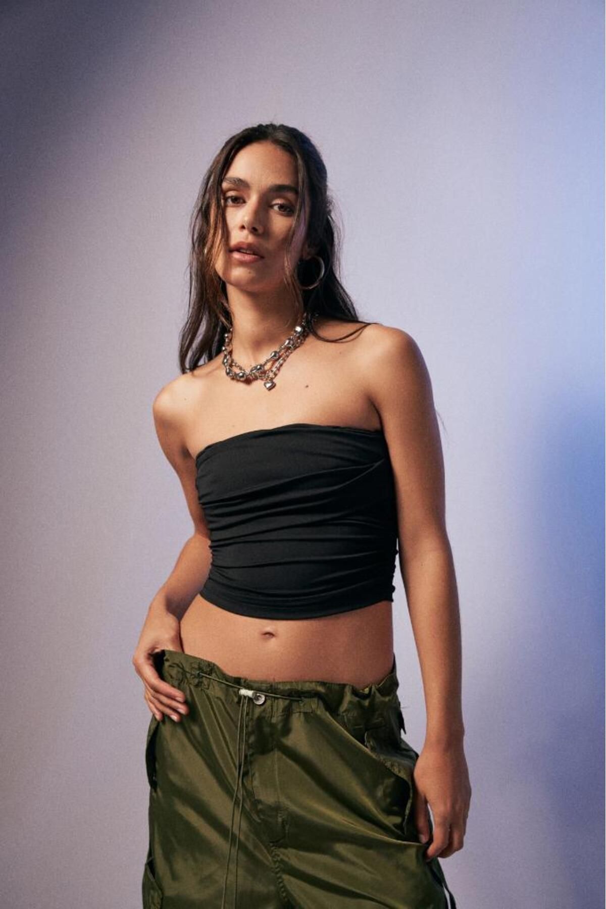 bases. Dalgıç Kumaş Crop Straplez Bluz