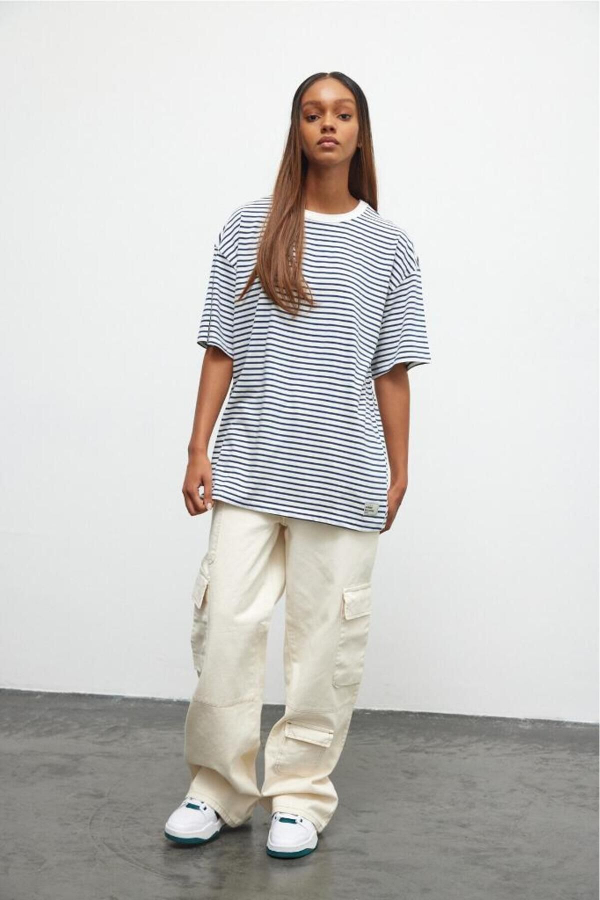 bases. %100 Pamuk Premium Basic Kısa Kollu Oversize T-shirt
