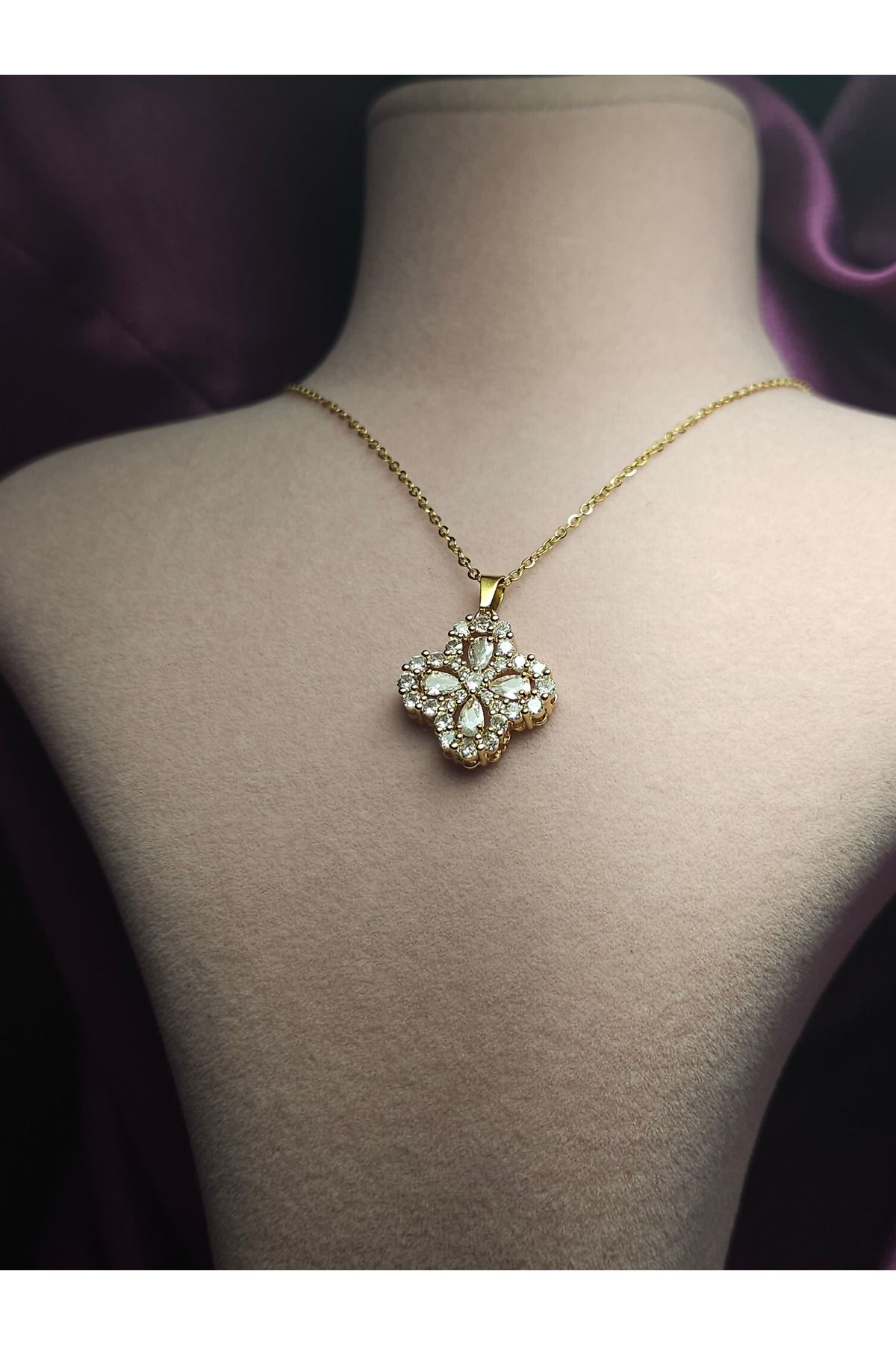 Lune Takı Steel Lune Gold Yonca Çelik Kolye