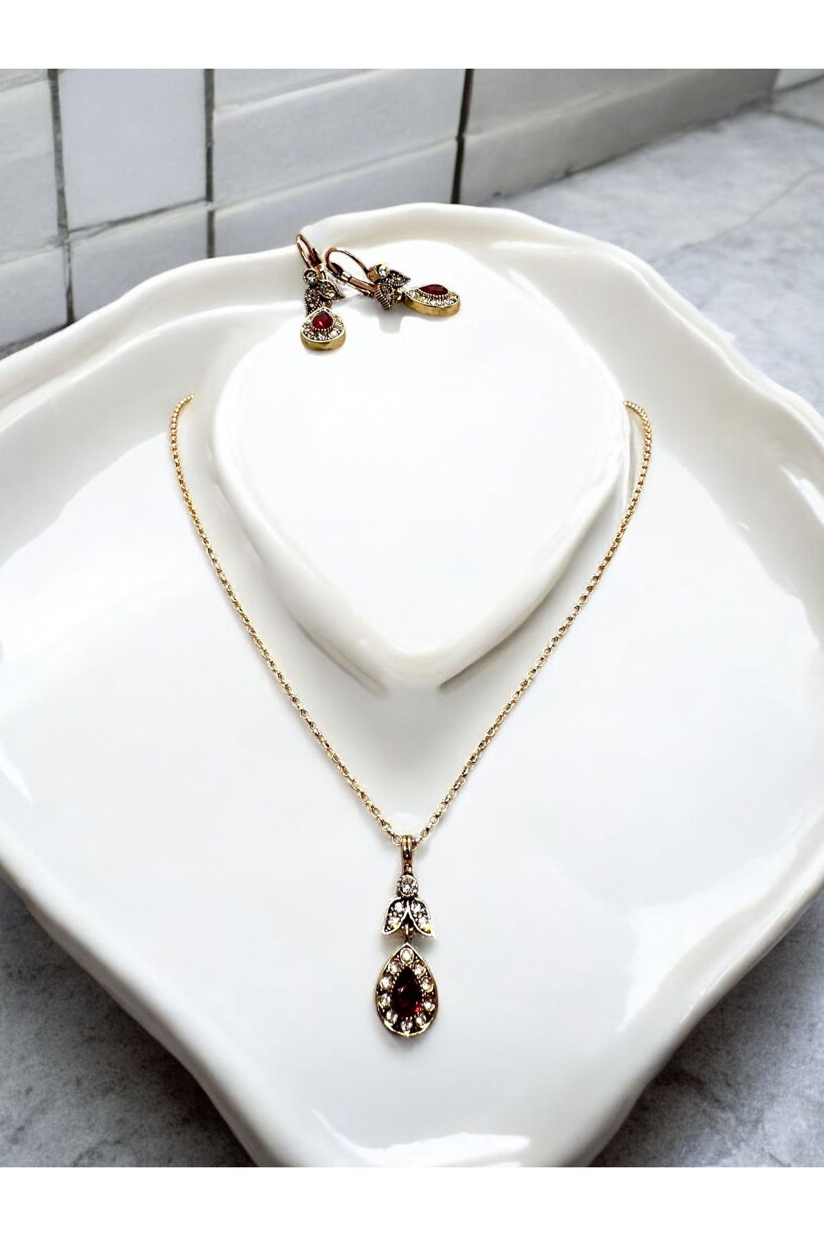 FUYA JEWELLERY Zirkon Taş Detaylı Kristal Damla Kolye, Küpe Set