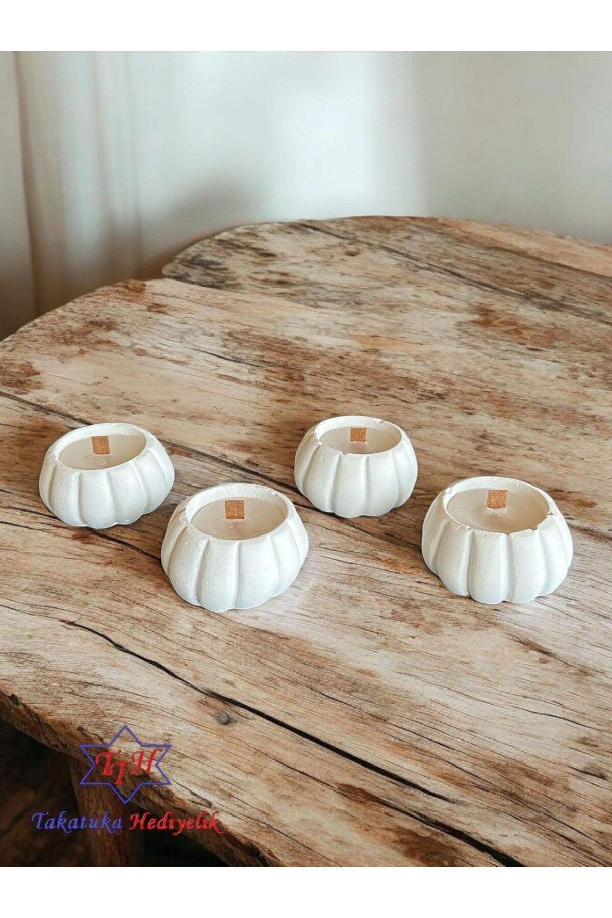 Saatistan Dörtlü mini beton bal kabağı görünümlü mumluk, ahşap fitilli, 5x4cm, şık dekorasyon.
