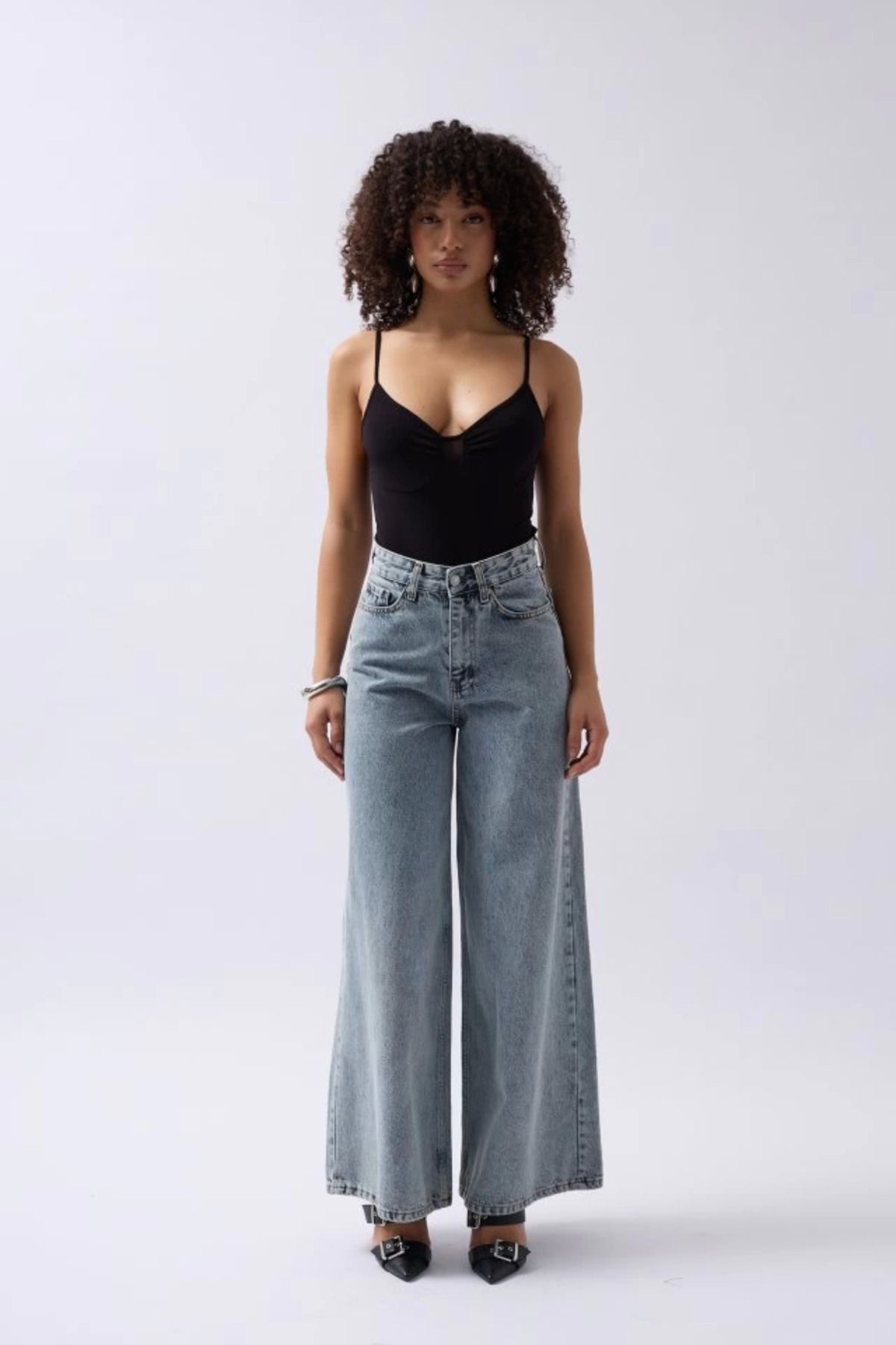 Omarı Önü Büzgülü Askılı Bodysuit