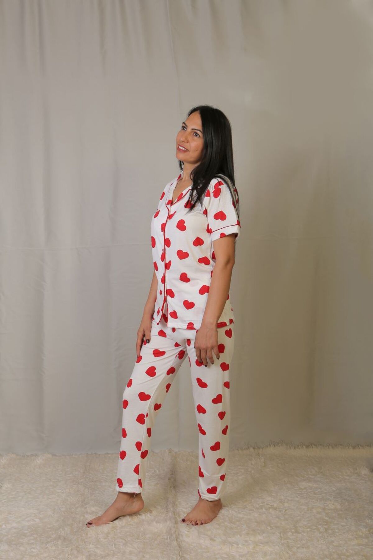 emsal özgür tekstil Kadın Önden Düğmeli Kısa Kollu Kırmızı Kalpli Gömlek Model Pijama Takımı