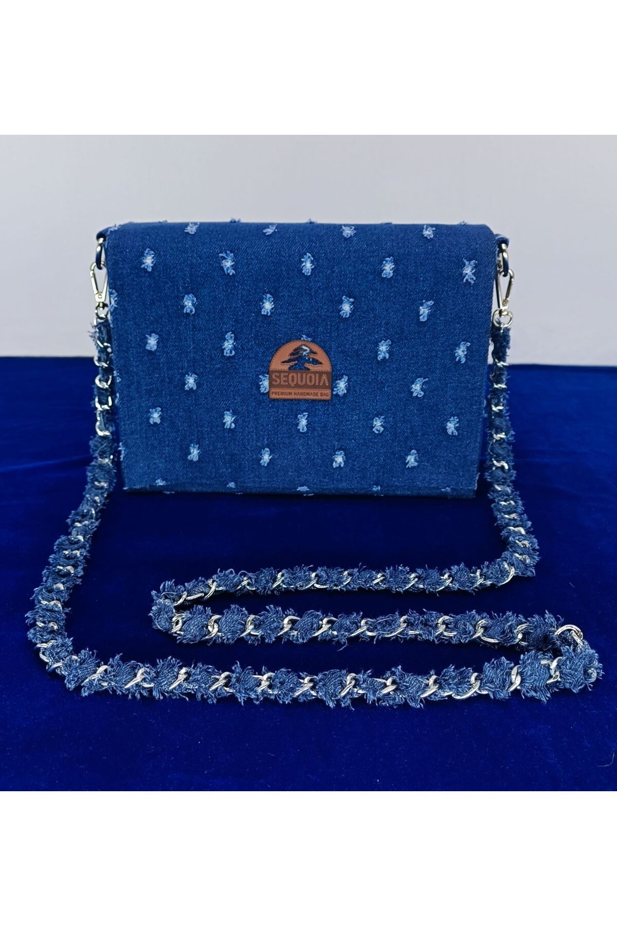 Sequoia Bags DENİM ÇANTA Yuvarlak Destroy Lazer Efektli Kapaklı Denim Çanta DESTRYKPK107 Model