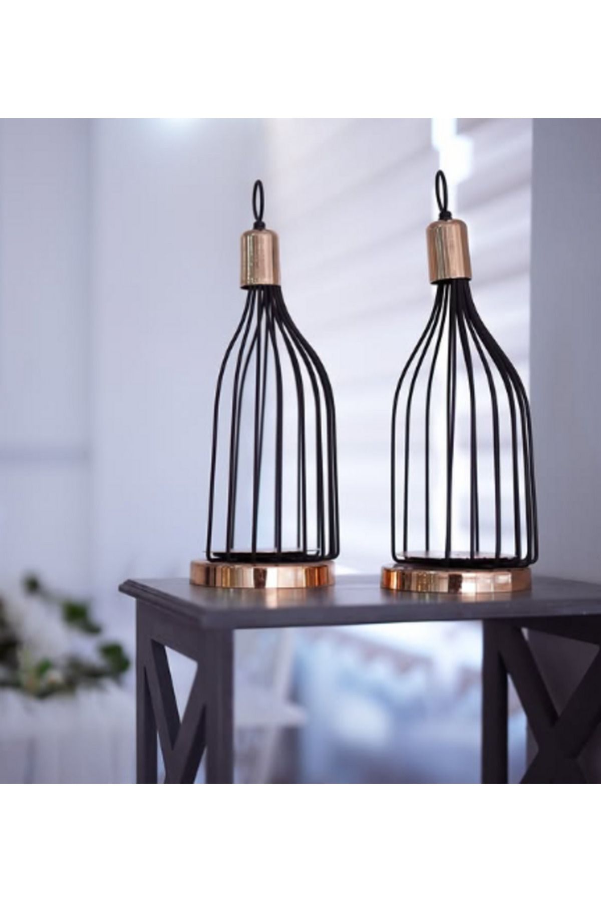 btmhome Gold Tabanlı Siyah Metal Mumluk – Yazlık Ev, Balkon, Teras ve Masa Dekoru İçin Modern Aksesuar