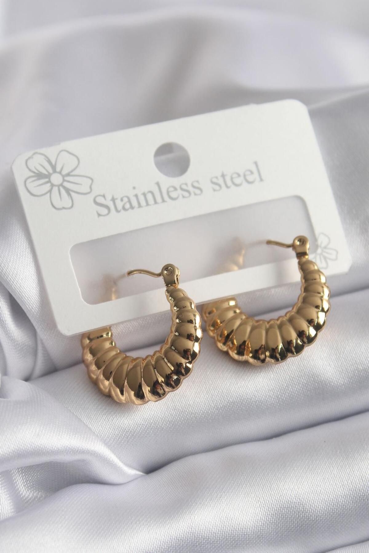 AfraBeauty 316L Çelik Gold İşleme Detay Kadın Küpe