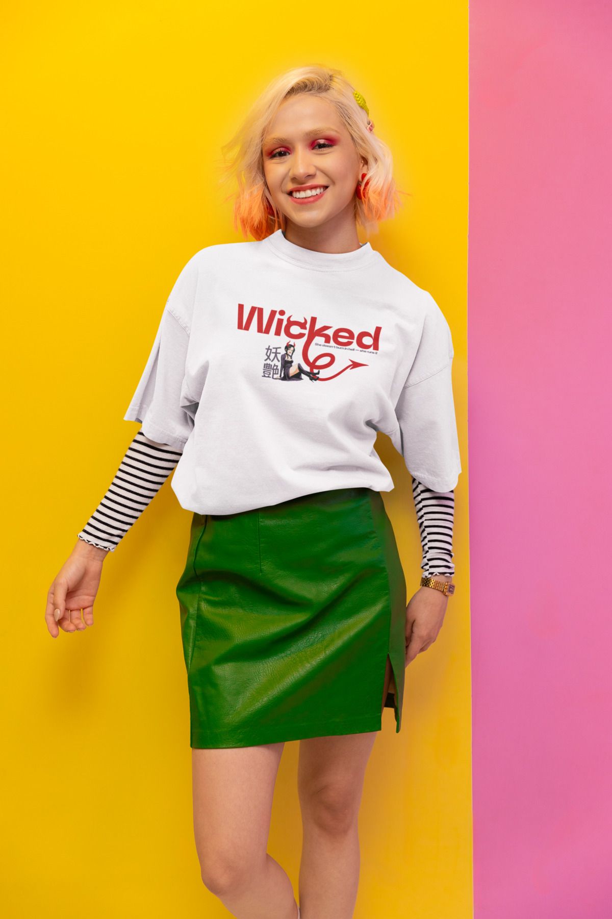 Was Plus Unisex Beyaz Oversize %100 Pamuklu "Wicked" Şeytani Kız Baskılı T-shirt