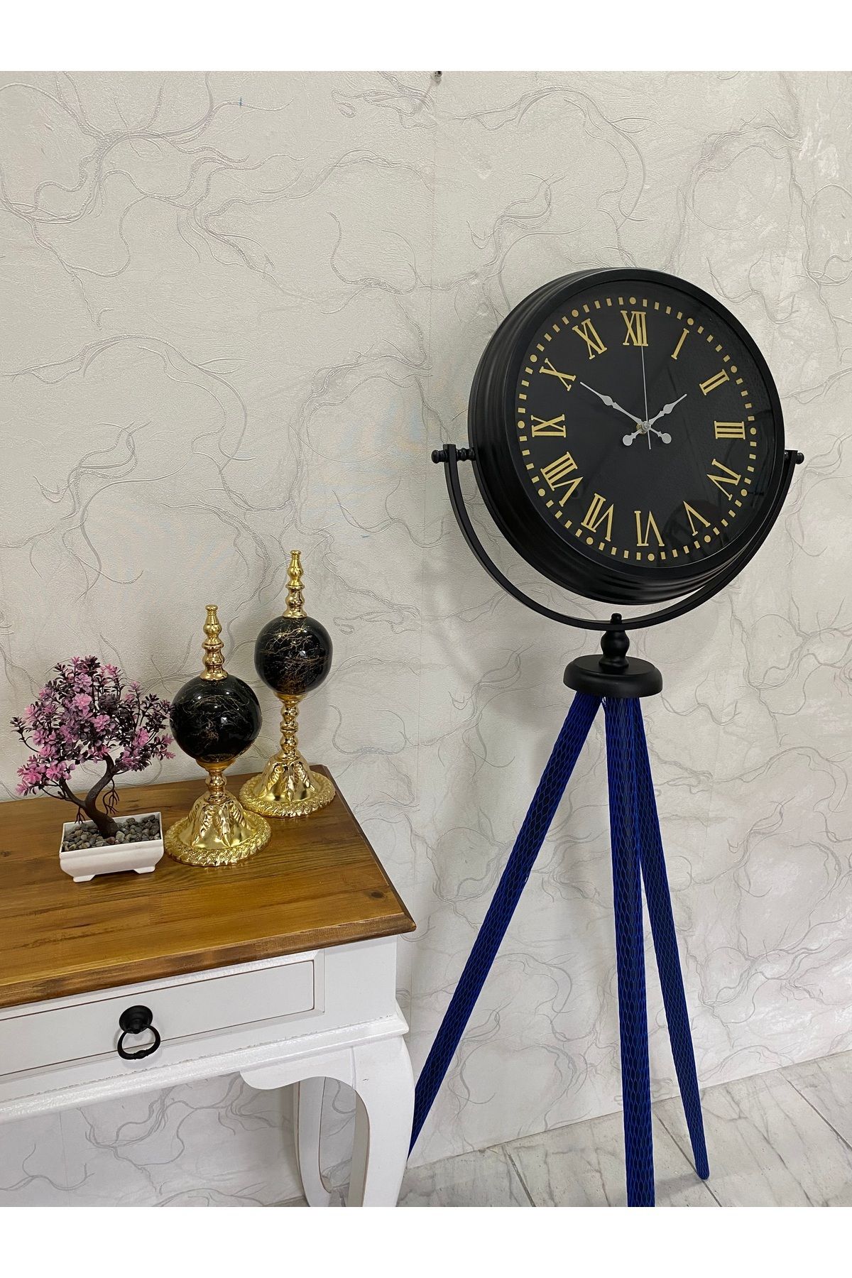 Saatistan 150 cm Siyah Metal Tripod Saat, Dekoratif ve Şık Tasarım