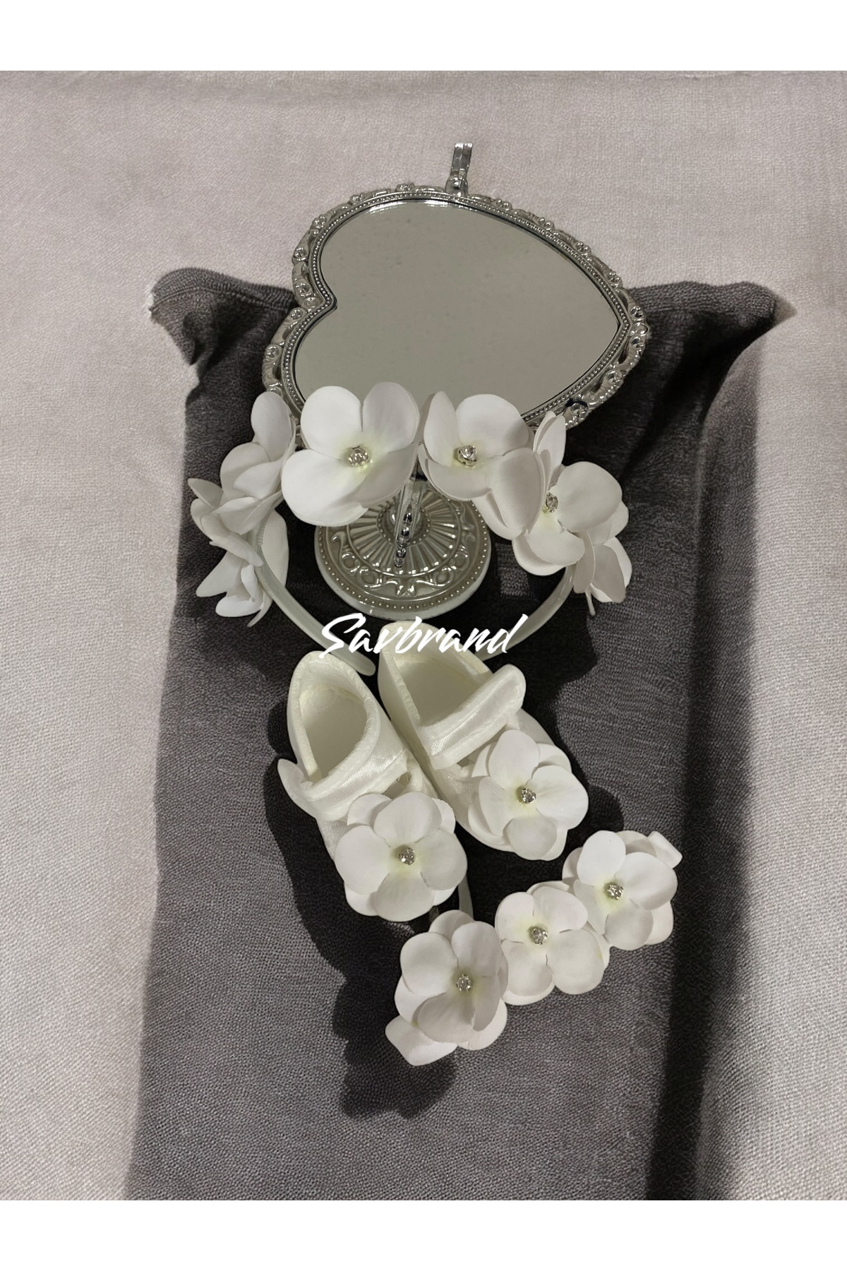 SavBrand Anne Tacı, Bebek Patik ve Bandana 3'lü Özel Set fotoğrafı 4 (önizleme)