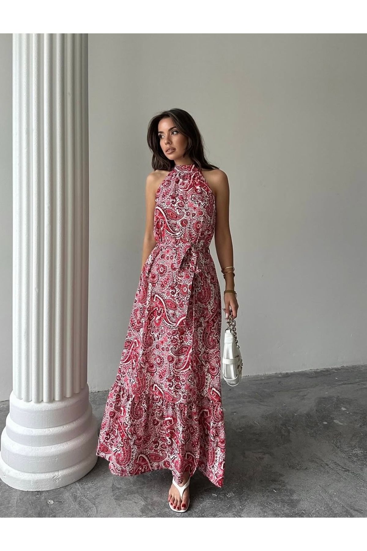 Afiş Butik Kırmızı Halter Yaka Etnik Desenli Uzun Elbise