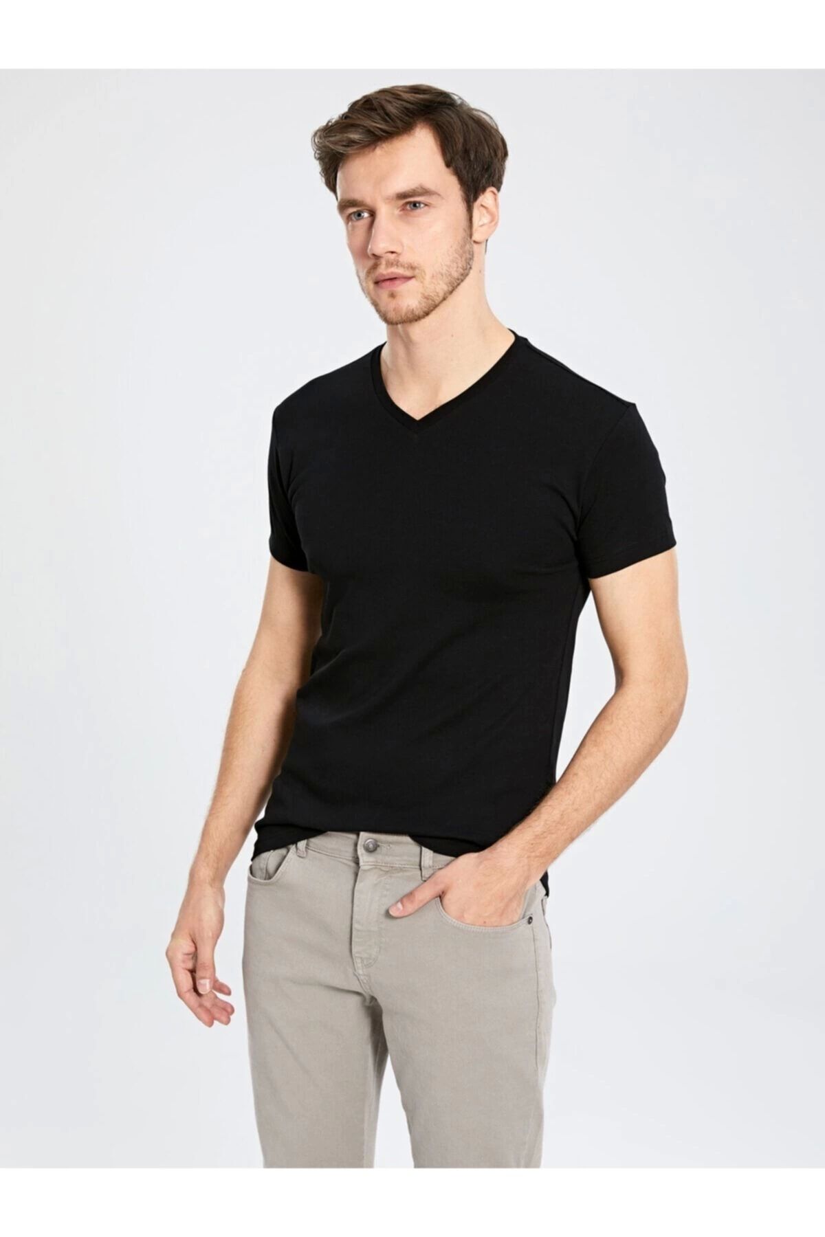 LC Waikiki LCWAIKIKII Your Fashion Style'dan Erkek Siyah Tişört V Yaka Kısa Kollu Pamuklu Basic