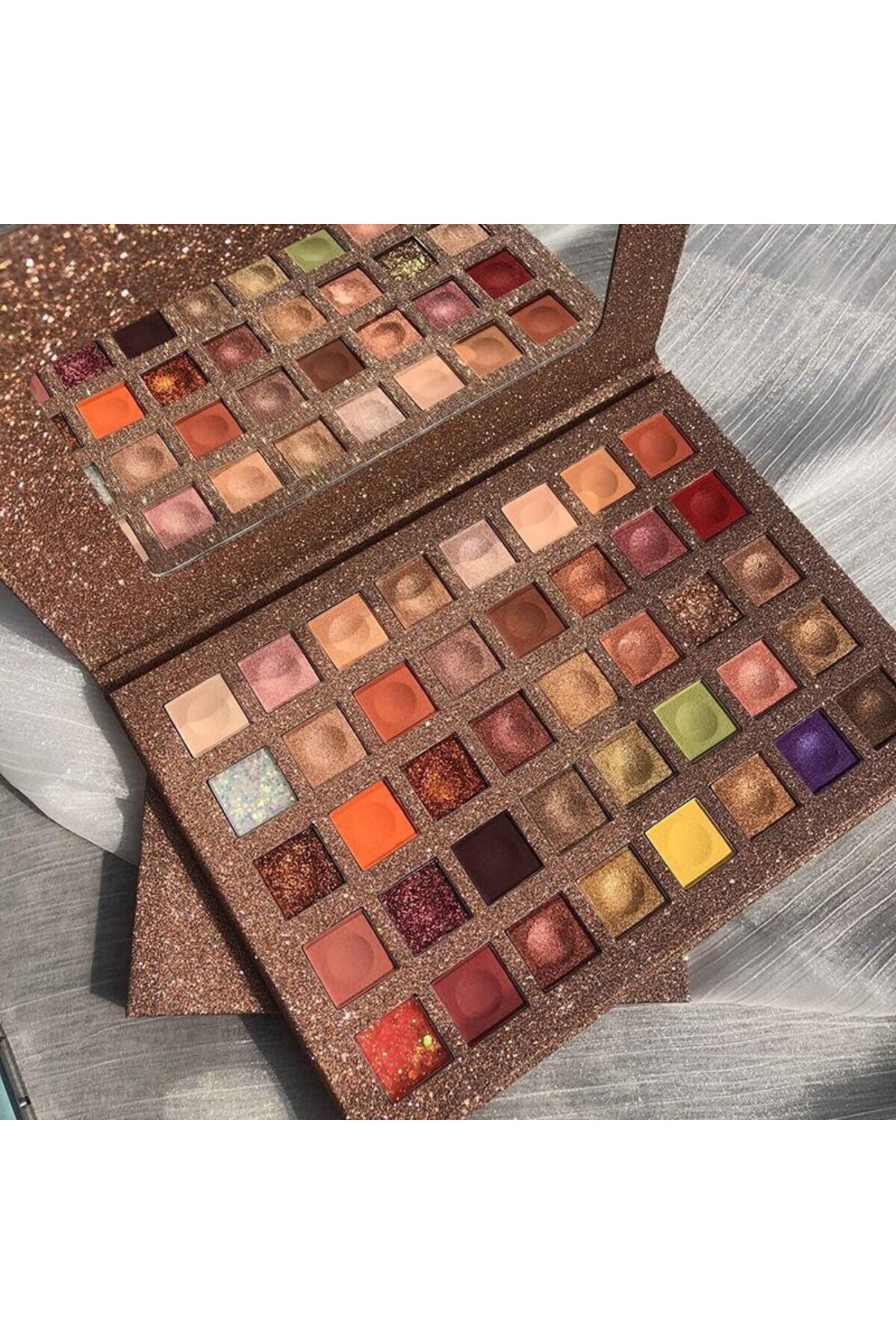 Flippy Παλέτα σκιών ματιών 40 χρωμάτων με χρωστικές, καφέ με γκλίτερ, Flippy