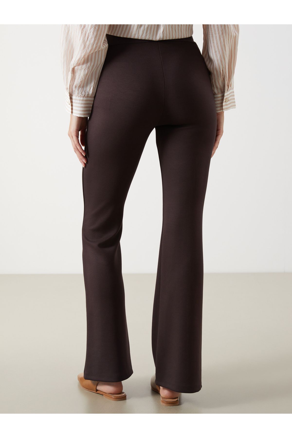 LC Waikiki-Maternity Sweatpants with Elastic Waist and Abdominal Panel 4