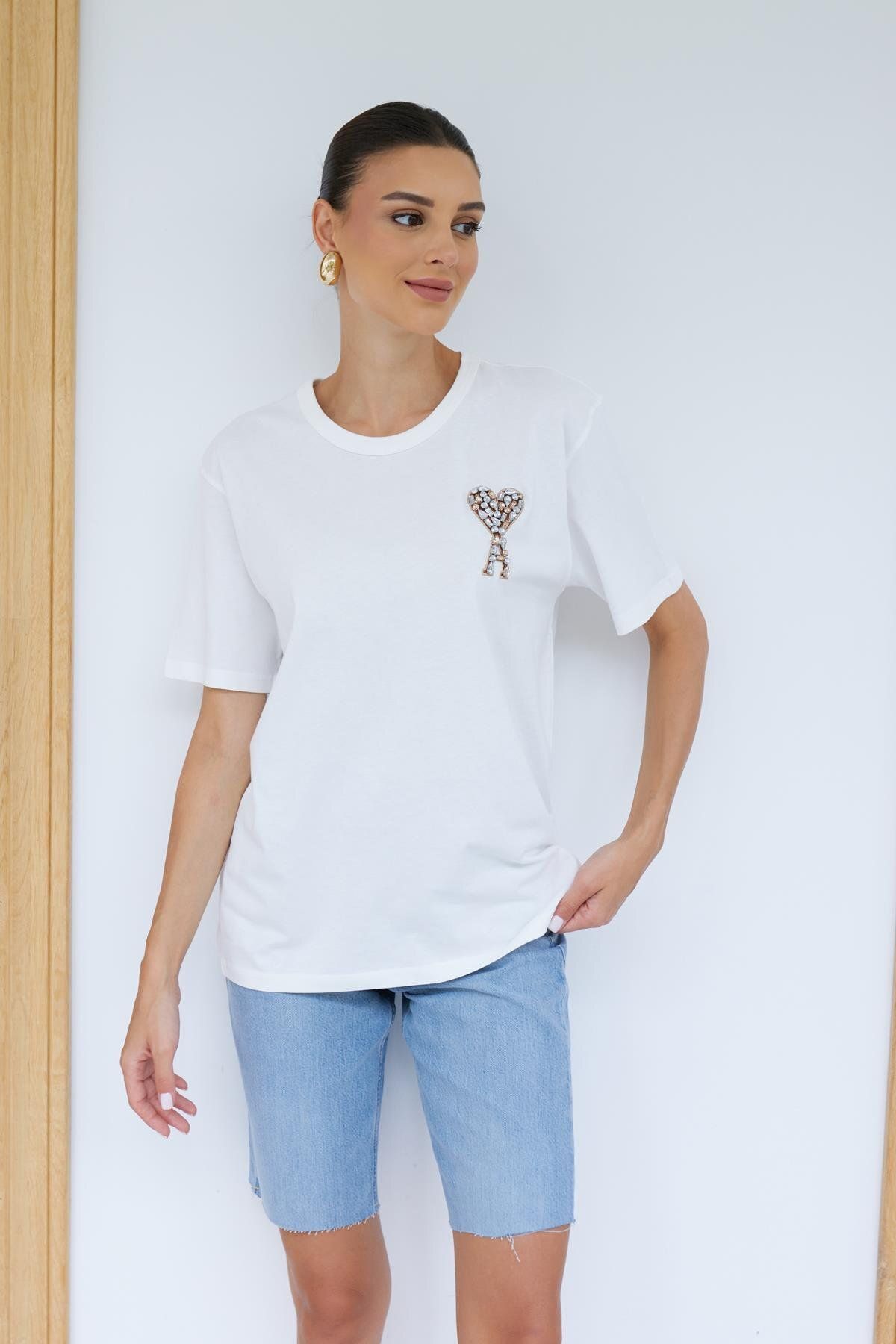 Askı Tekstil Beyaz Taşlı Kalp Detaylı Oversize T-Shirt