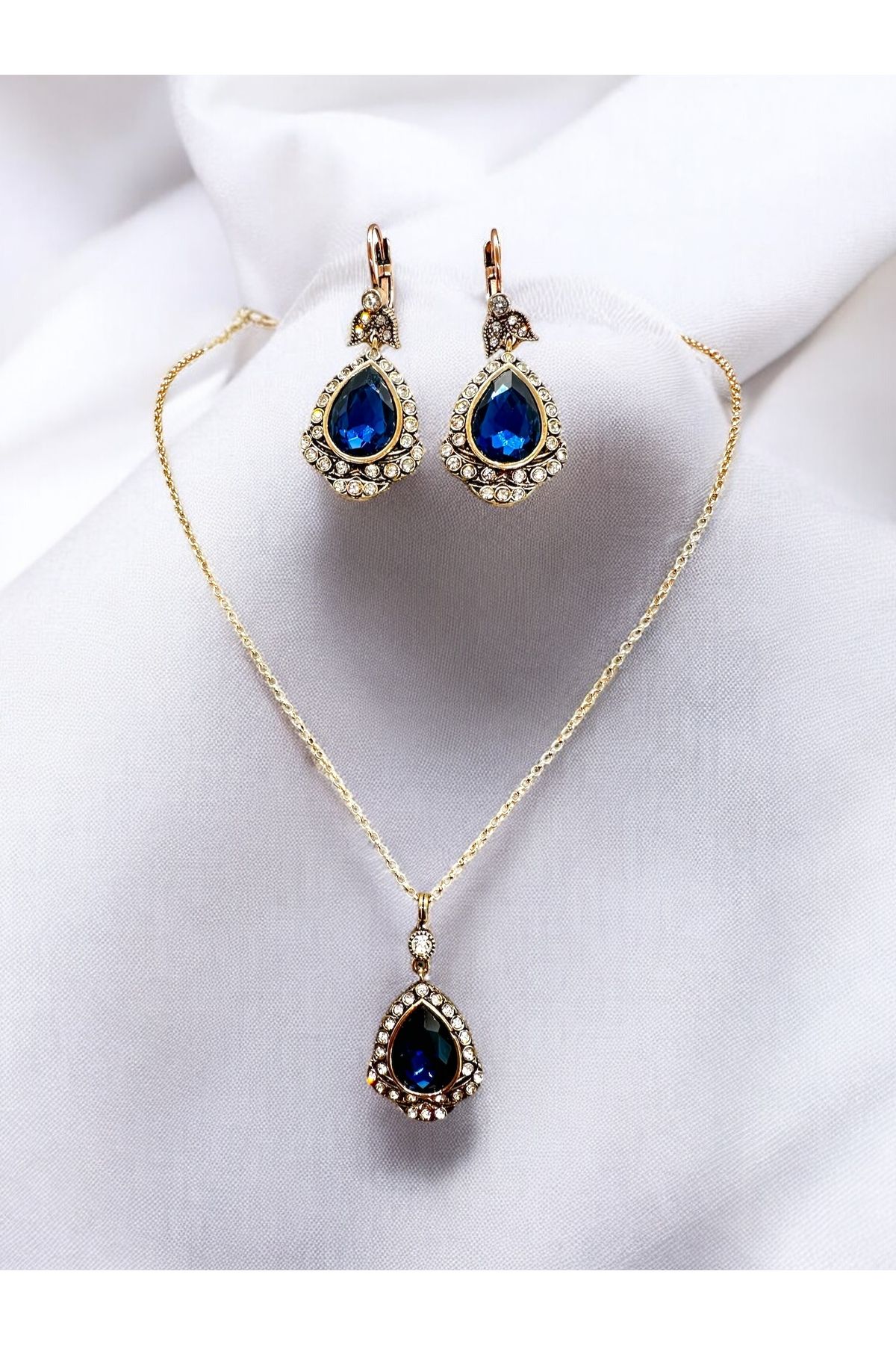 FUYA JEWELLERY Zirkon Taş Detaylı Damla Kristal Kolye, Küpe Set