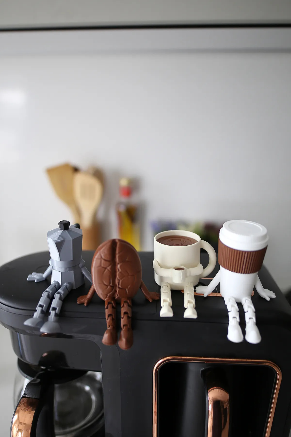 PHİGO Niedliches Kaffeeecken-Set mit 4 Figuren – Kaffeebohnen – Moka-Kanne – Tasse – dekoratives Glas
