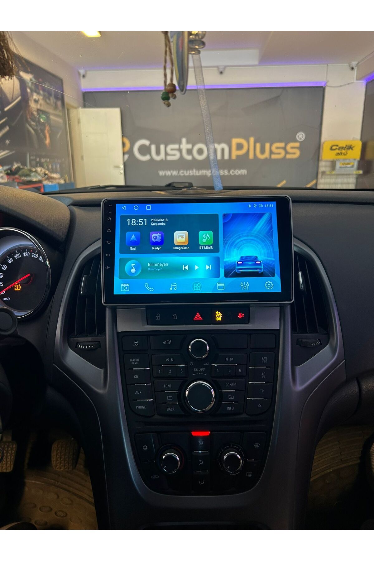 Custom Pluss OPEL ASTRA J UYUMLU 4 GB RAM 64 GB DAHİLİ HAFIZA 9 İNÇ MULTİMEDYA KABLOSUZ CARPLAY GERİ GÖRÜŞ KAMERA