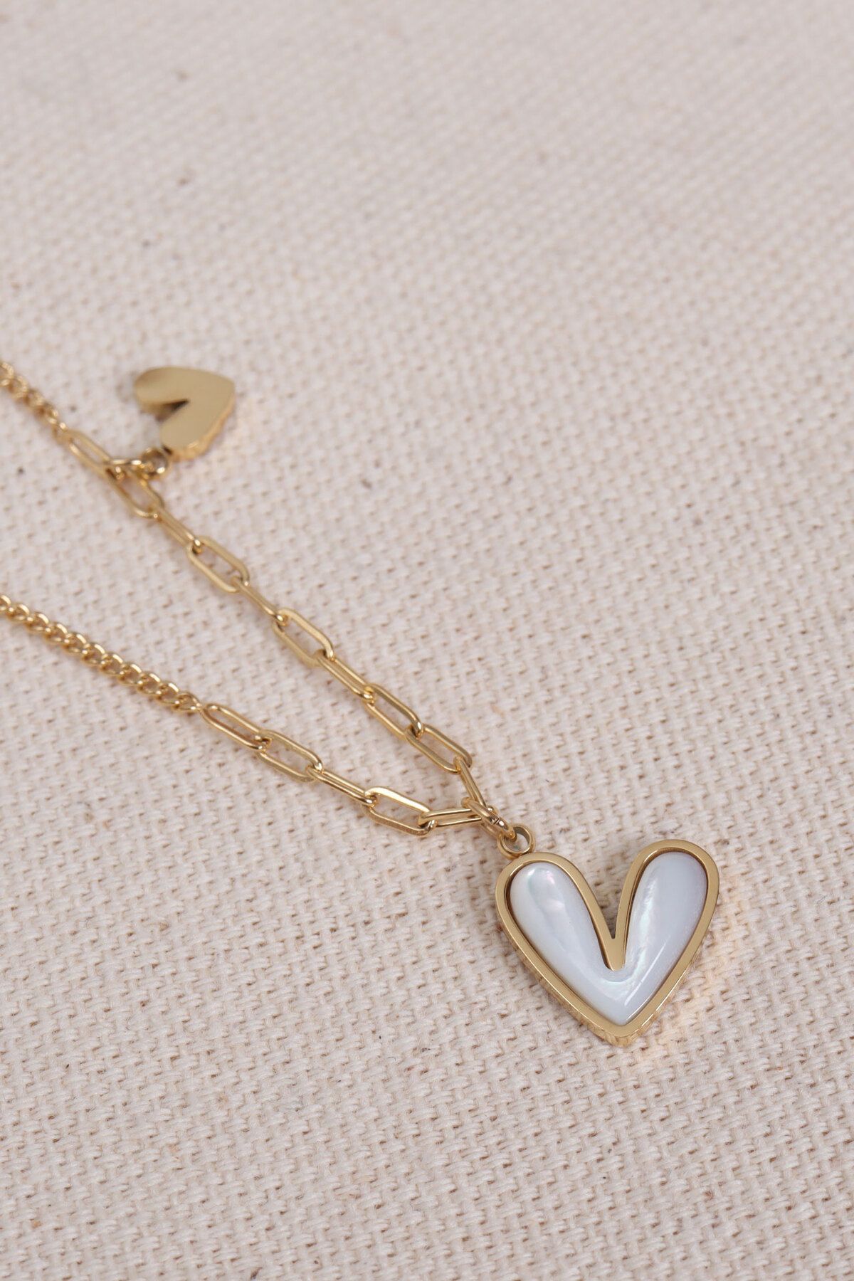 Süspüs Accessories Sedefli Kalp Uçlu Gold Renk Çelik Kolye