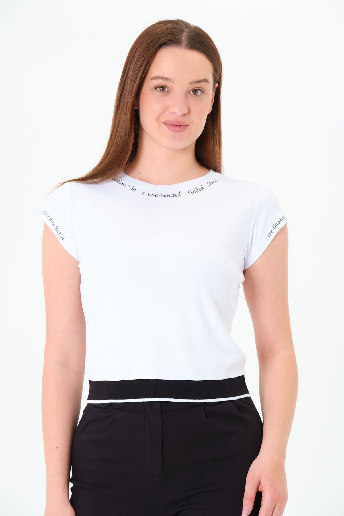 Sortie Collection Kadın Bisiklet Yaka Kısa Kollu Baskılı Crop Beyaz Tişört T-Shirt