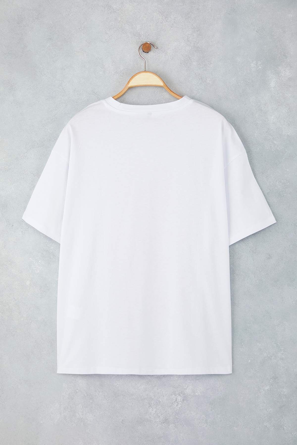 Trendyol Curve-White 100% Single Jersey Printed Oversize/Relaxed Fit Knitted Plus Size T-Shirt Tbbss25Bf00082 8