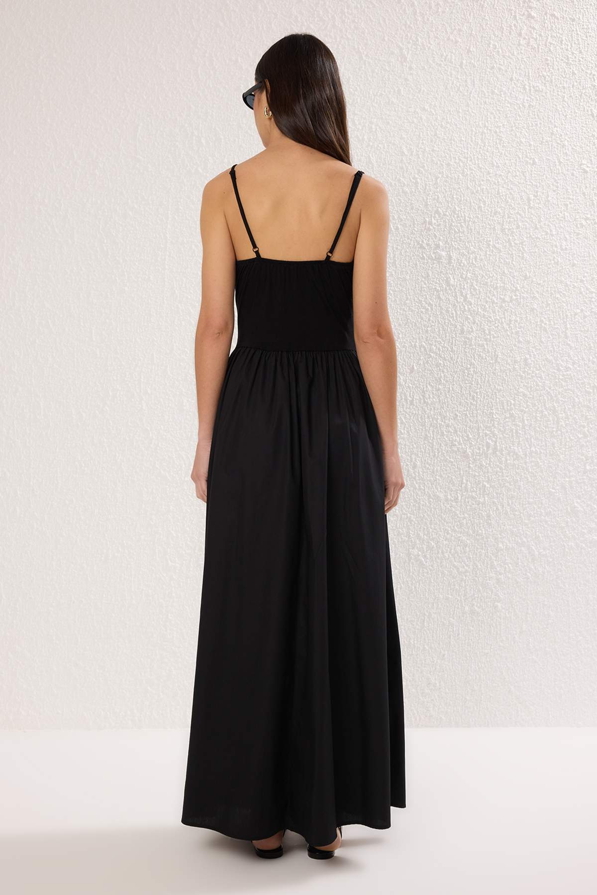Trendyol Collection-Černé tkané maxi šaty s pasem TWOSS25EL00869 4