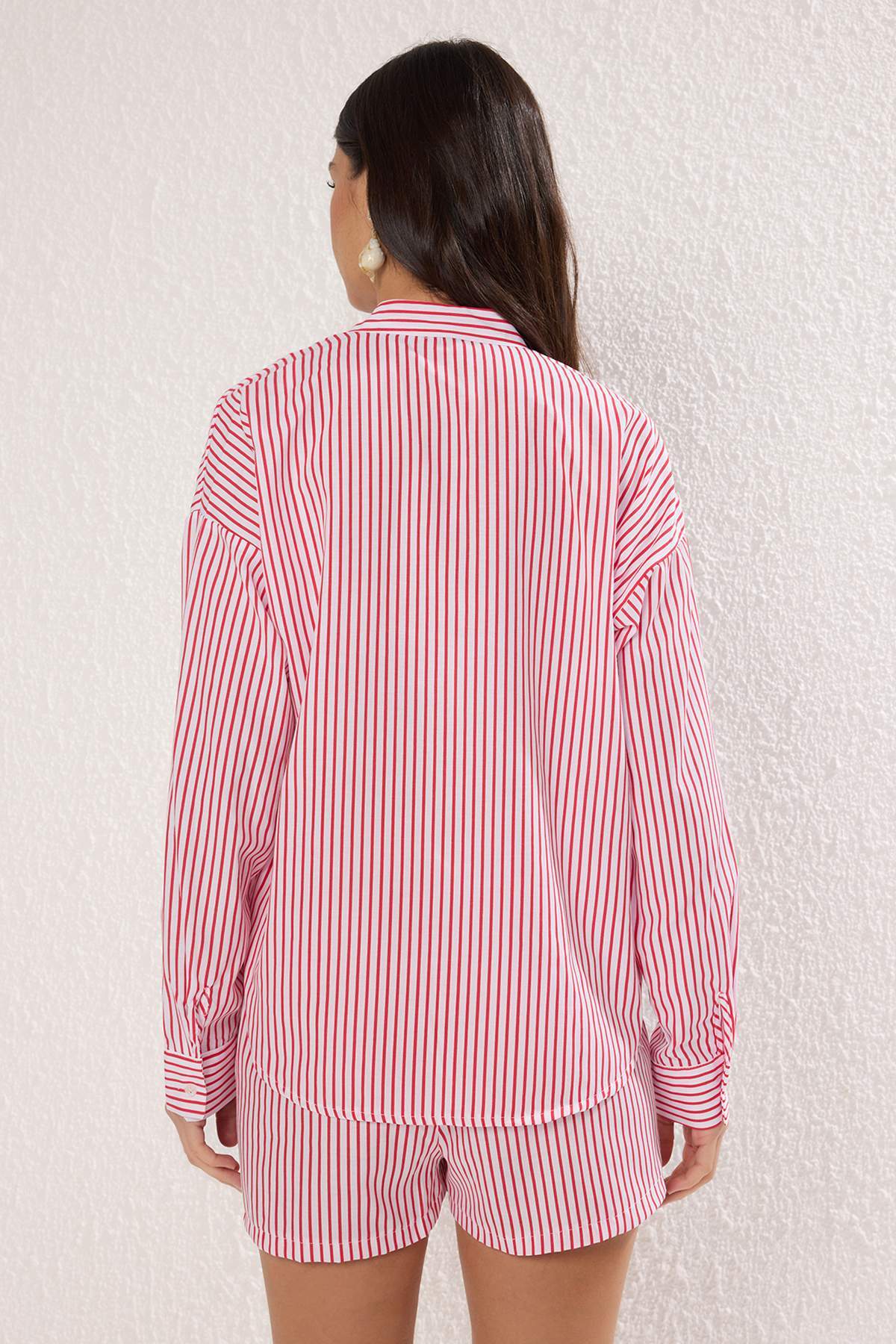 Trendyolmilla  Çizgili Dokuma Nakışlı %100 Pamuk Plaj Gömlek-Şort Takım TBESS25AU00054 - Görsel 4