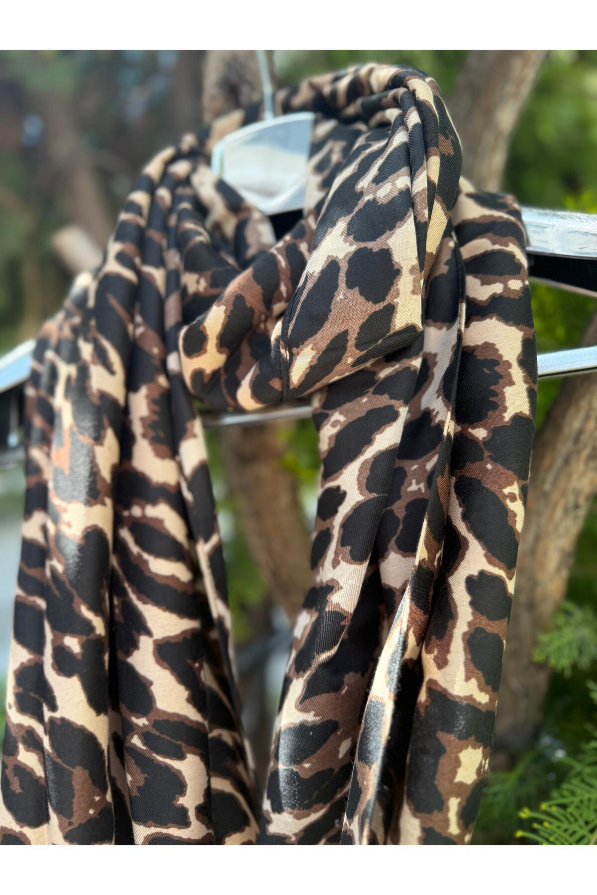Axesoire-10862 Leopard Patterned Mink Color Shawl 2