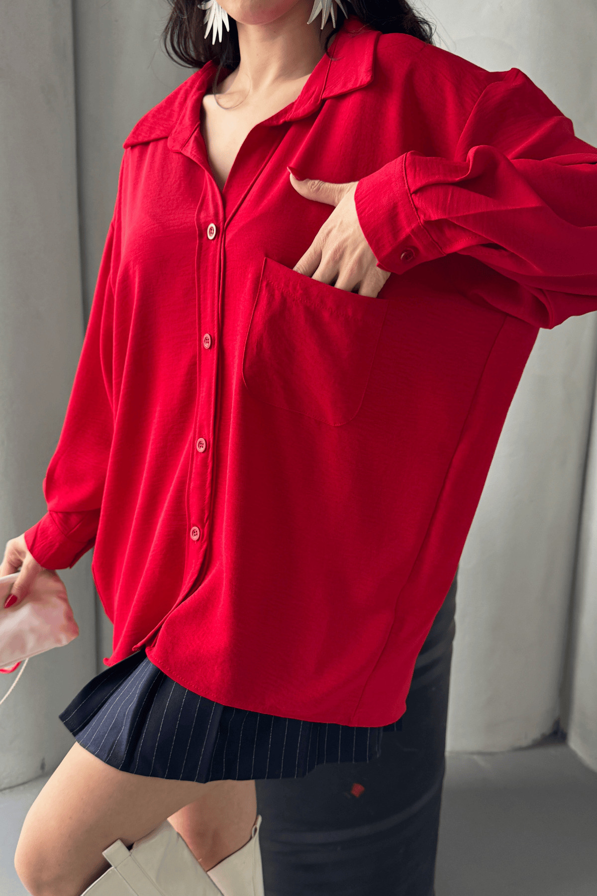 Paw Garage  Kadın Perla Kırmızı Tek Cepli Oversize Gömlek, Geniş Kalıp Gömlek, Aerobin Gömlek - Görsel 4