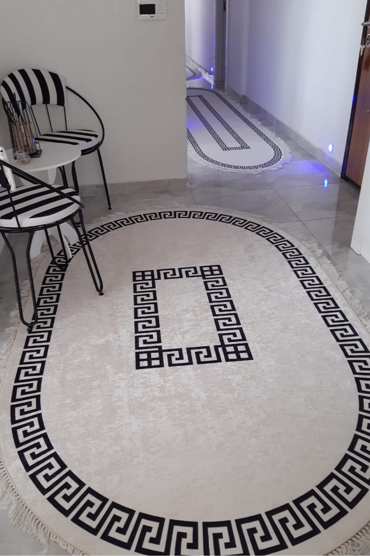 CENTER AVM Oval Beyaz Siyah Yolluk Makinede Yıkanabilir Kaymaz Taban Yolluk