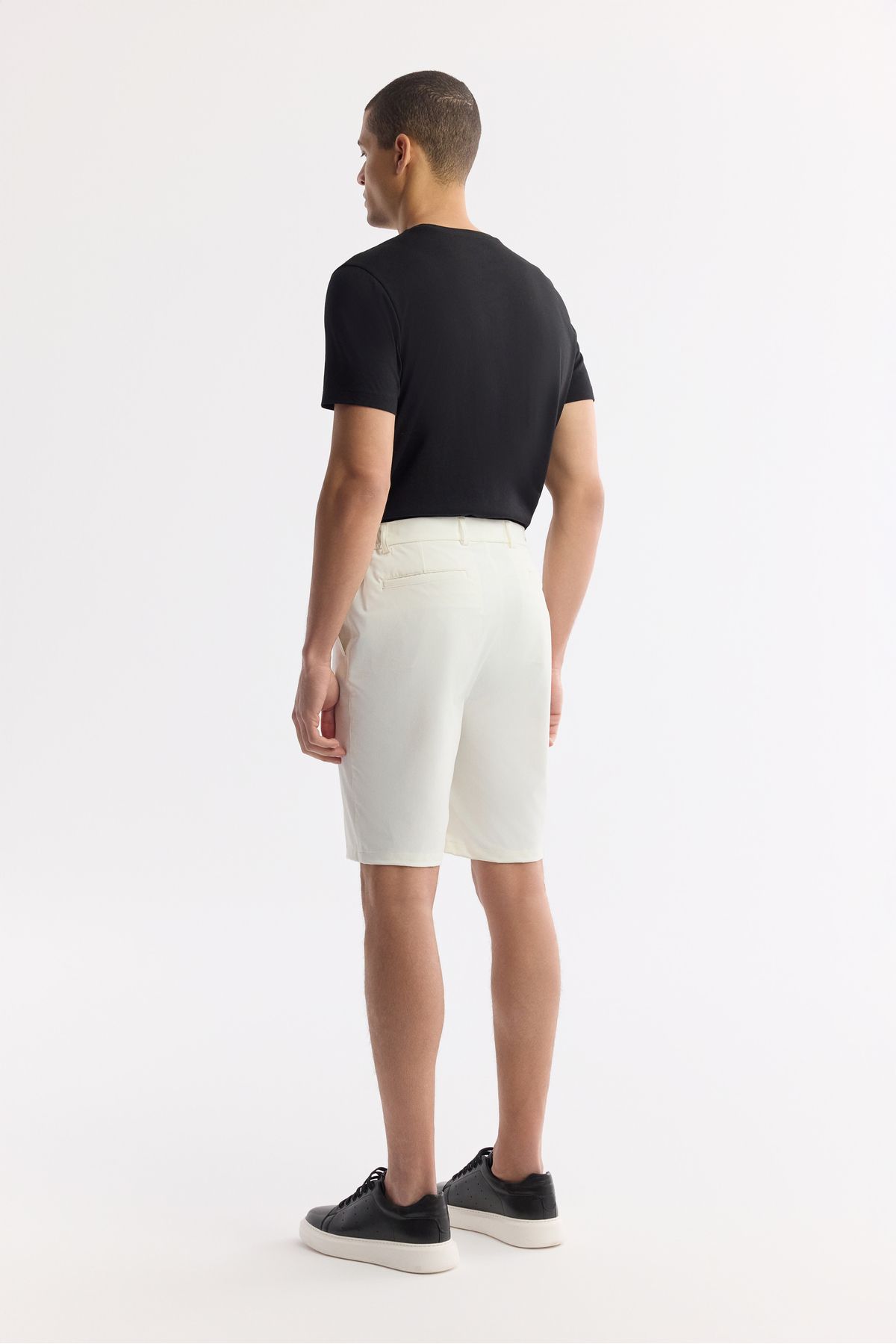 Avva-Men's Off-White Elastic Side Technical Fabric Olympos Relaxed Fit Shorts A51Y3712 3