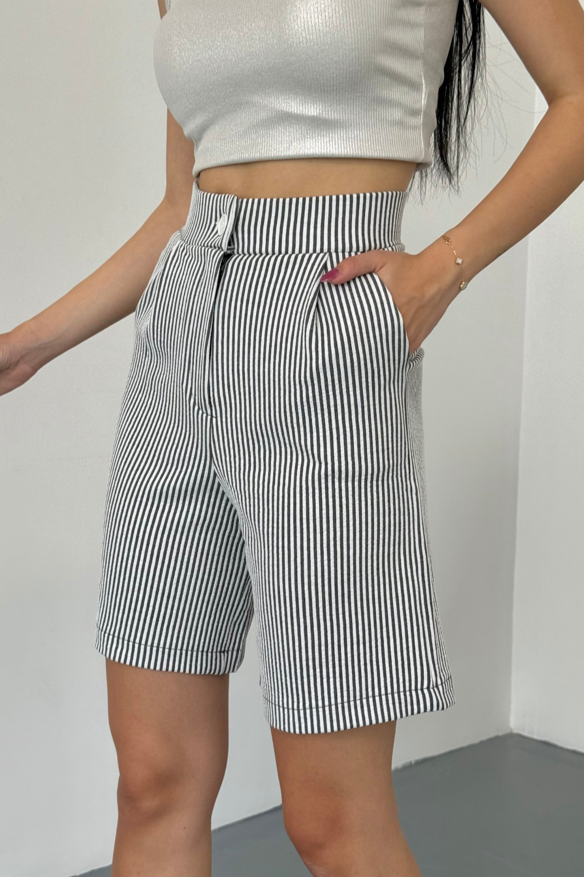 Women's Linen Casual Flowing Striped Shorts