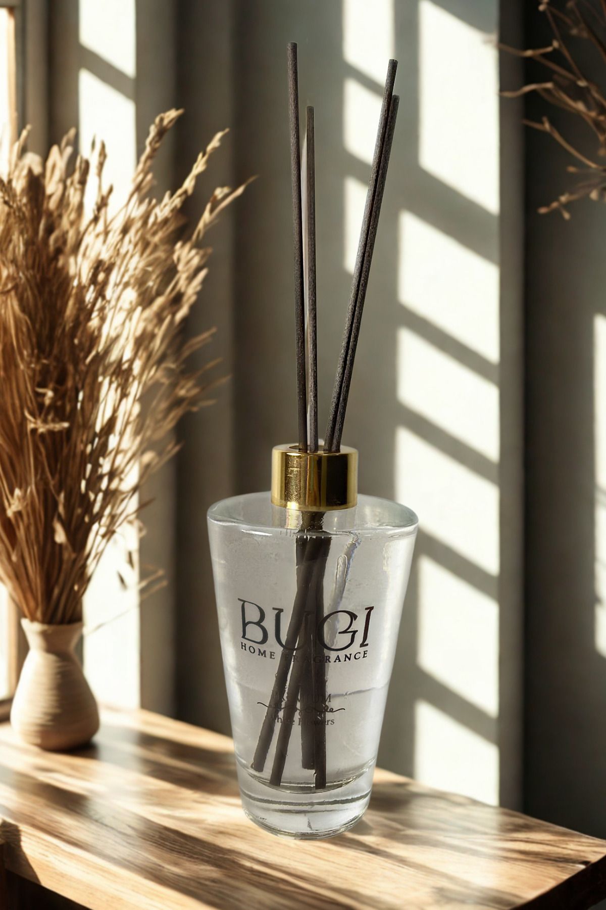 BUGİ HOME COLLECTİON White Flowers Çubuklu Ev, Oda Kokusu Odunsu Oda Kokusu 200ml