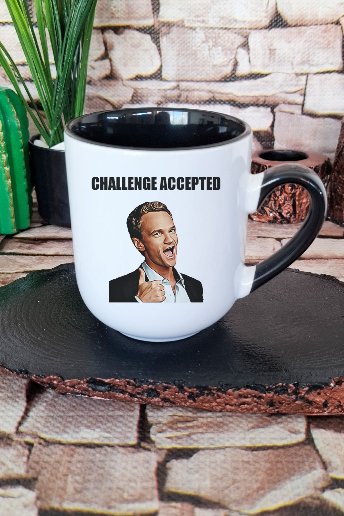 qoeuyl boutique Challenge Accepted Barney Stinson Hımym Baskılı İçi ve Kulpu Siyah Renkli Premium Kupa Bardak