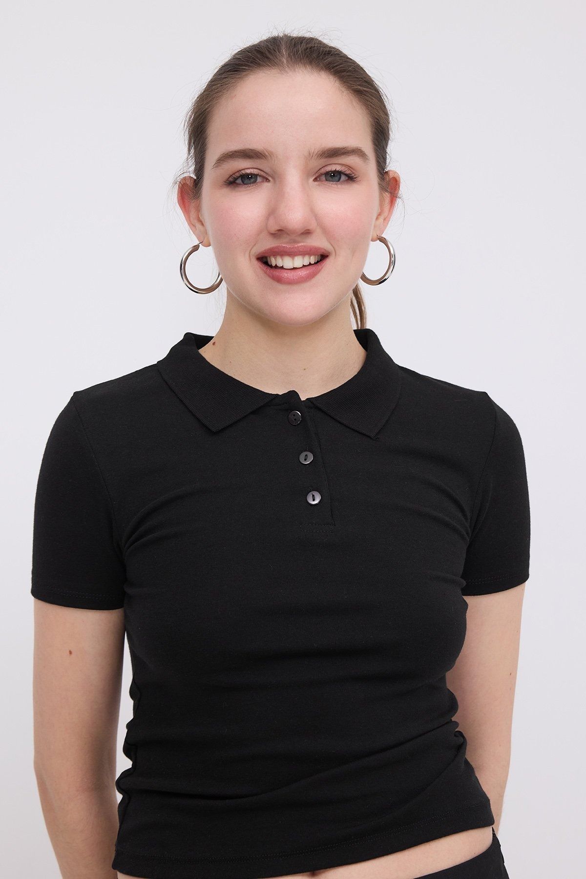 Gür Düğmeli Polo Yaka Kısa T-Shirt