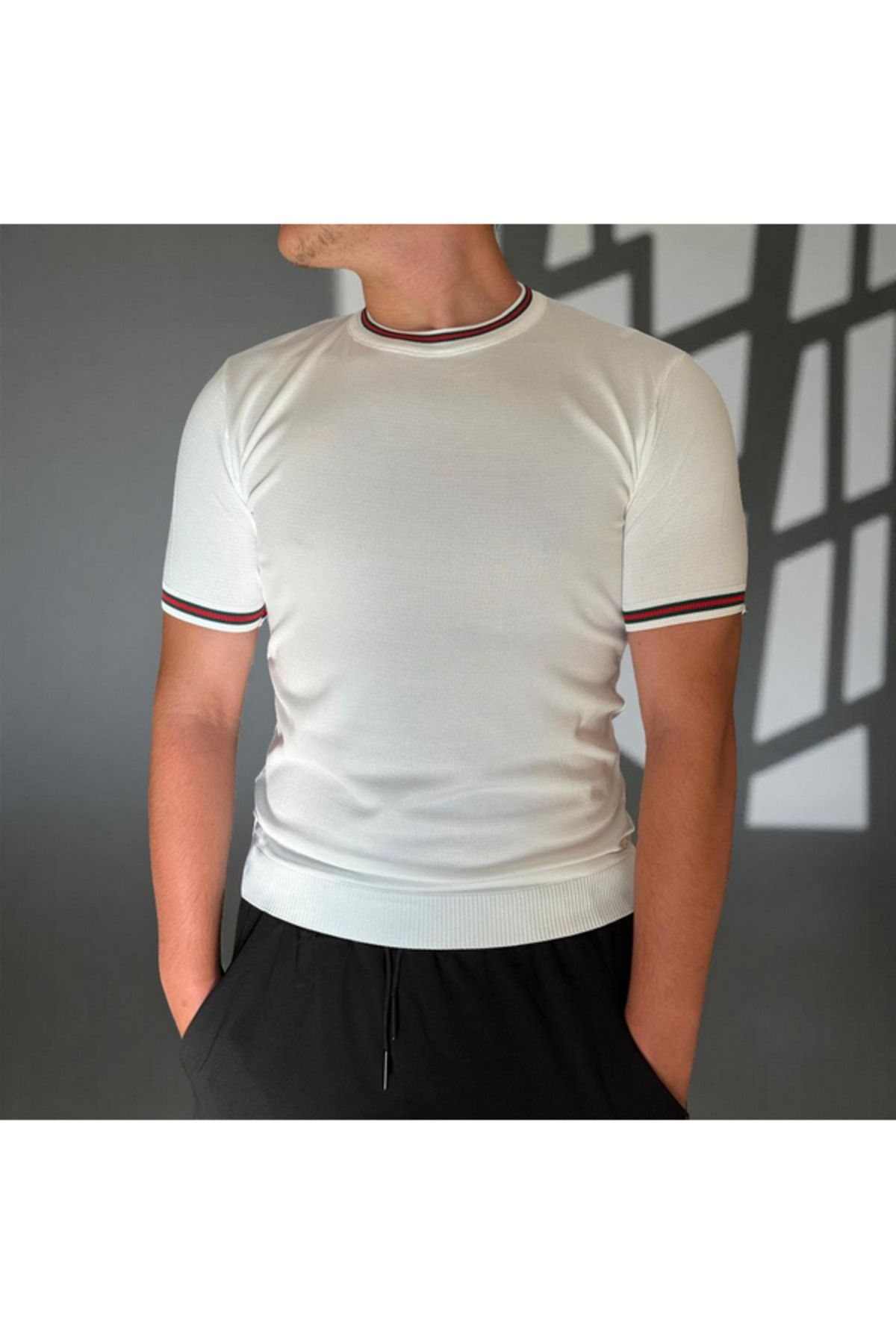 MODA Erkek Slim Fit İnce Triko Bisiklet Yaka Kısa Kol Tişört-Yaka ve Kol manşetleri Renkli