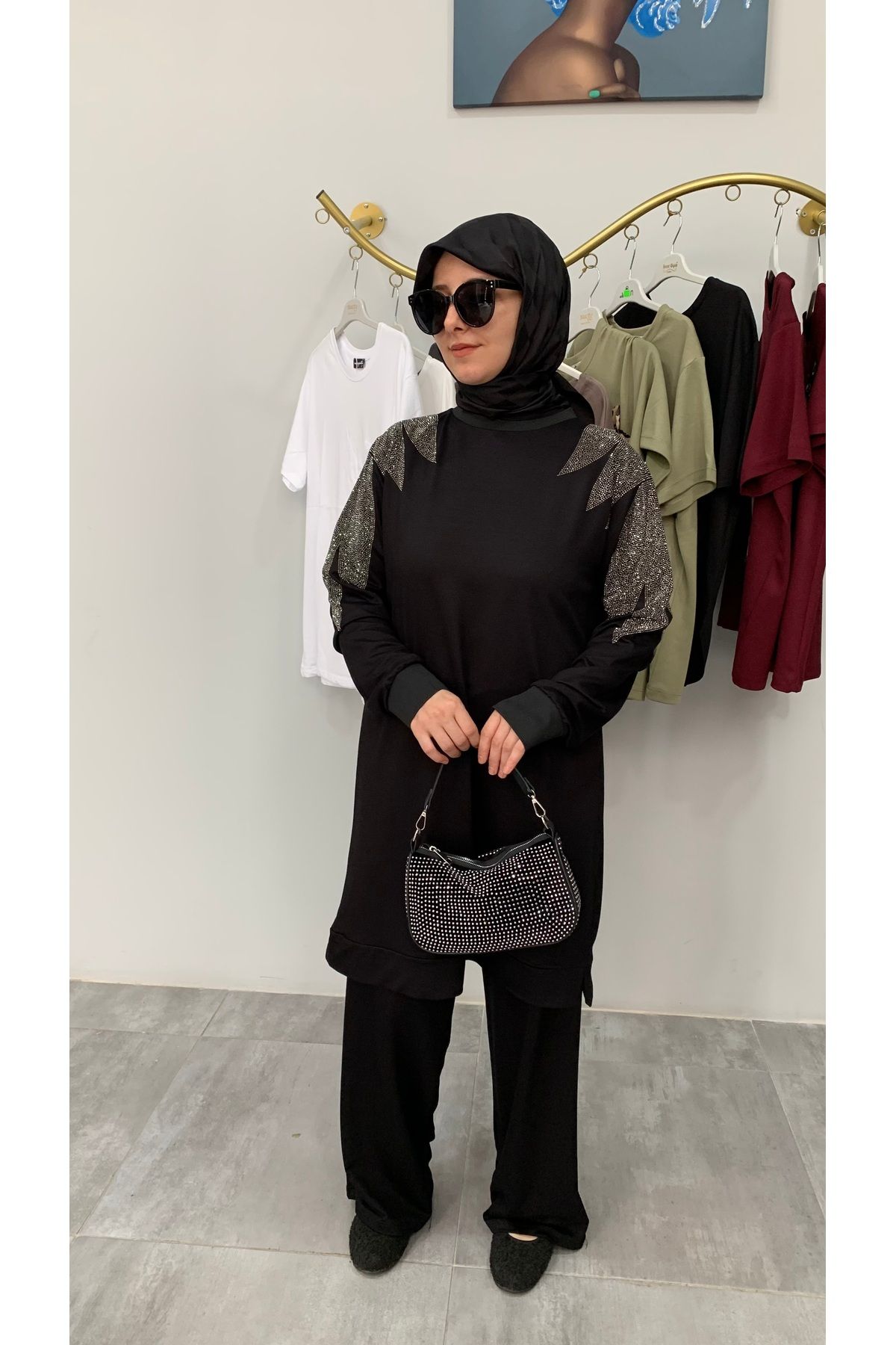 Mina Terzi&Butik Omzu taşlı penye takım