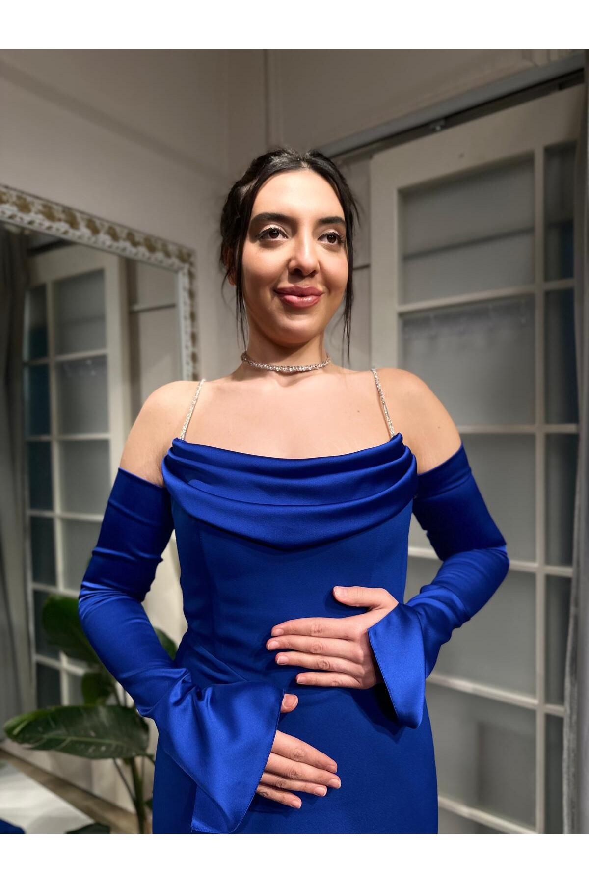 Abiye's MAVİ TAŞ ASKILI YIRTMAÇ DETAY DEGAJE YAKA BALIK ABİYE
