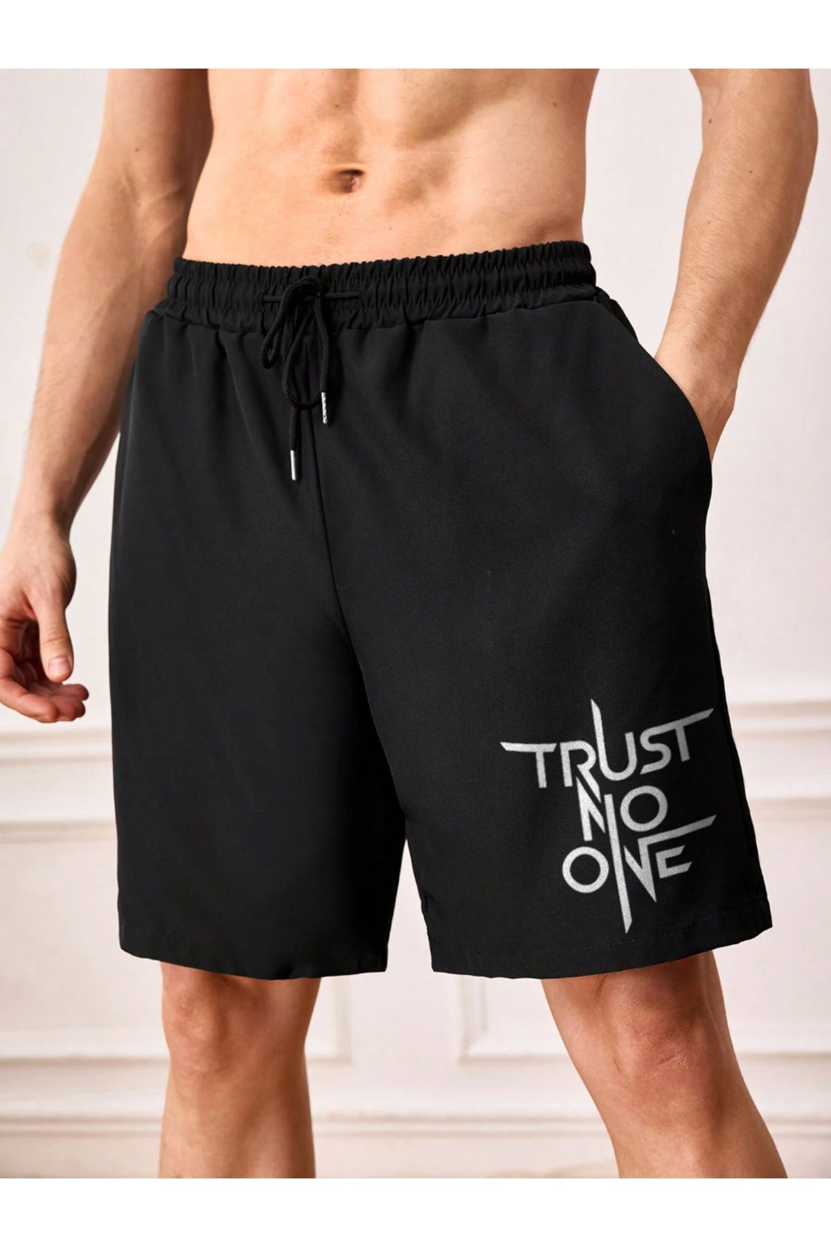 De Carte Trust No One Baskılı Sportif Likralı Siyah Erkek Şort