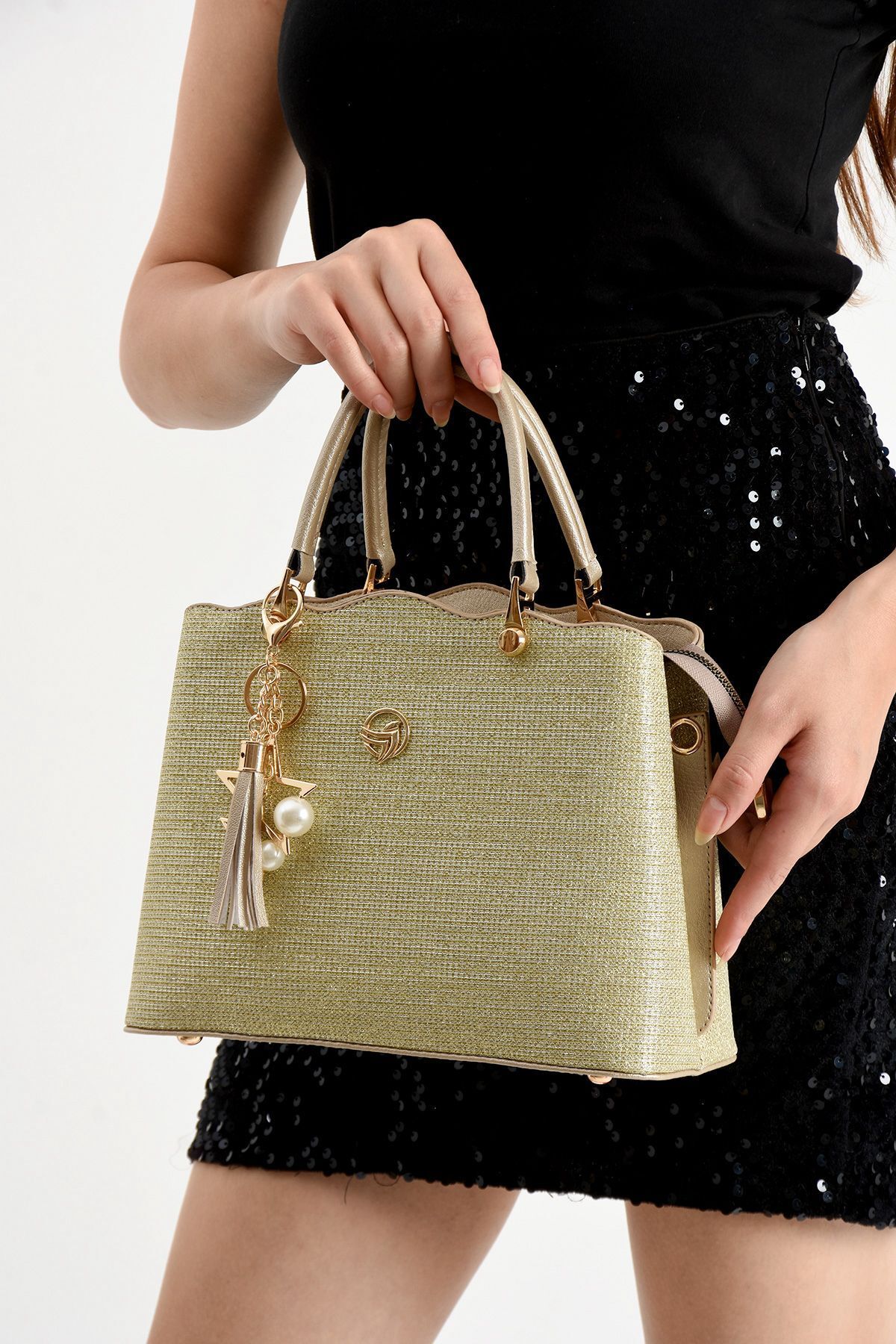 STYLE BAGS Stylebags Püskül Kadın Omuz Ve Çarpraz Çantası 17x24 ebatında