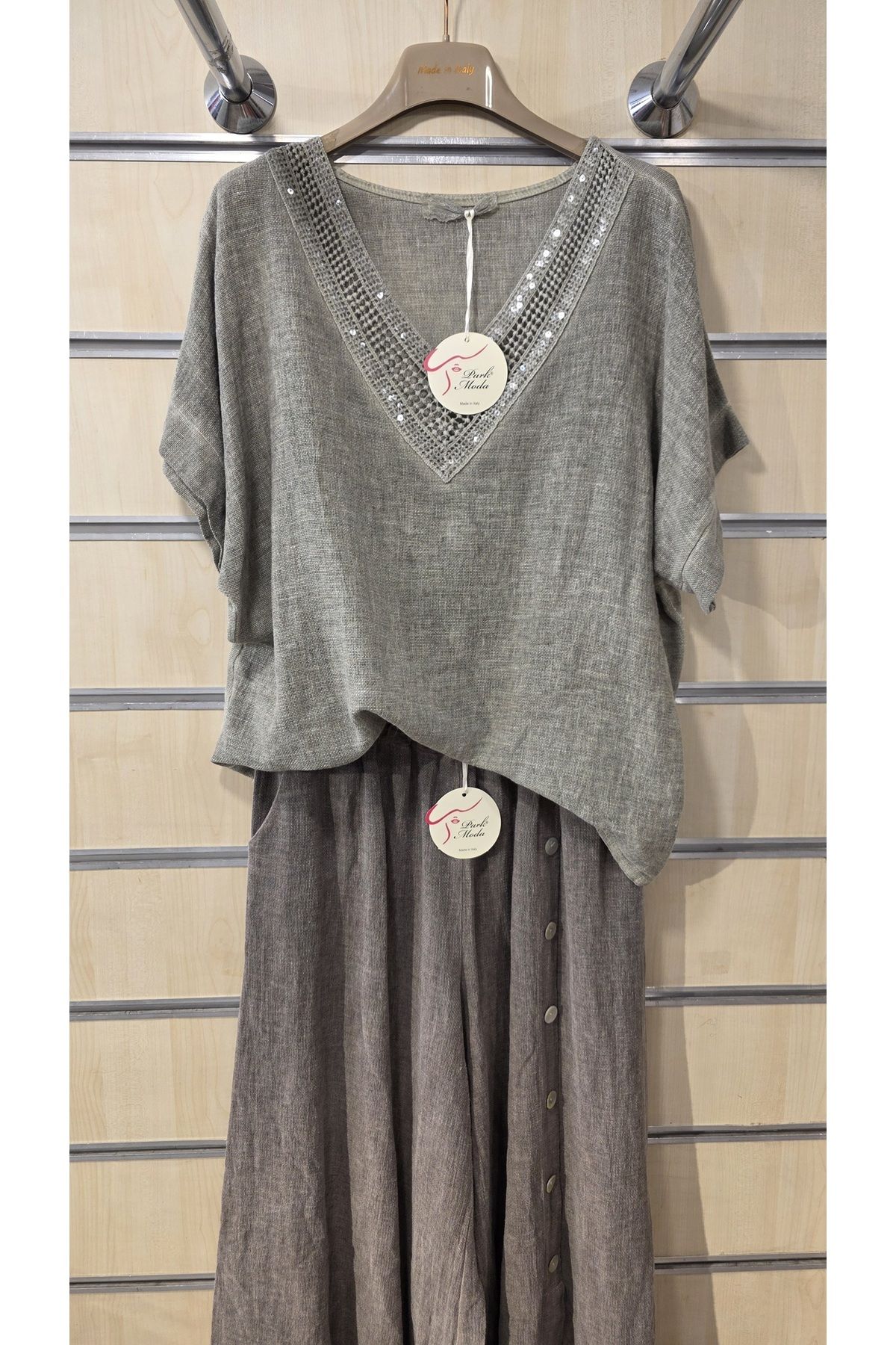 Park Moda İtalyan Keten Bluz Pullu V Yaka