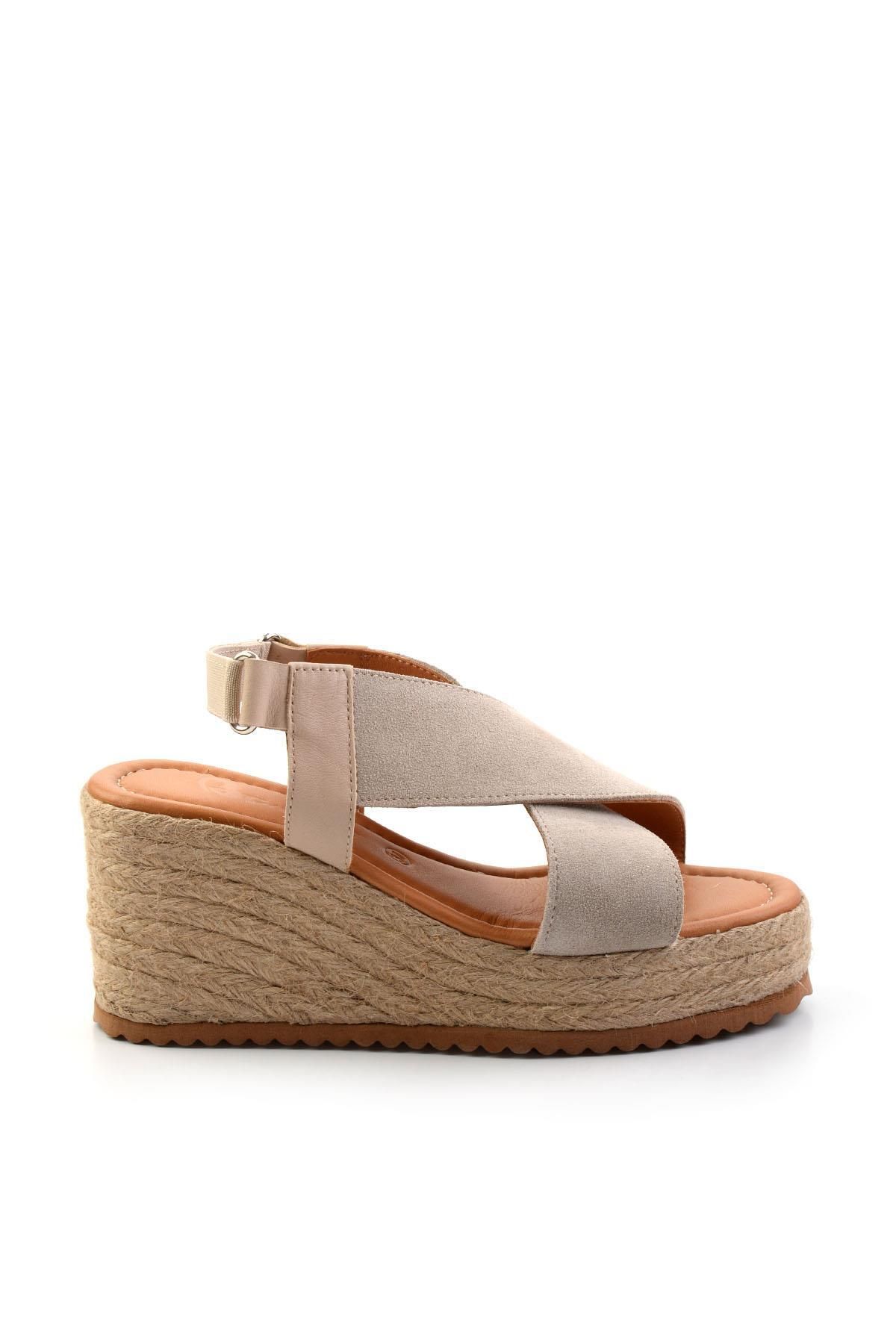 Bambi Bej Leather Kadın Sandalet K05628120402