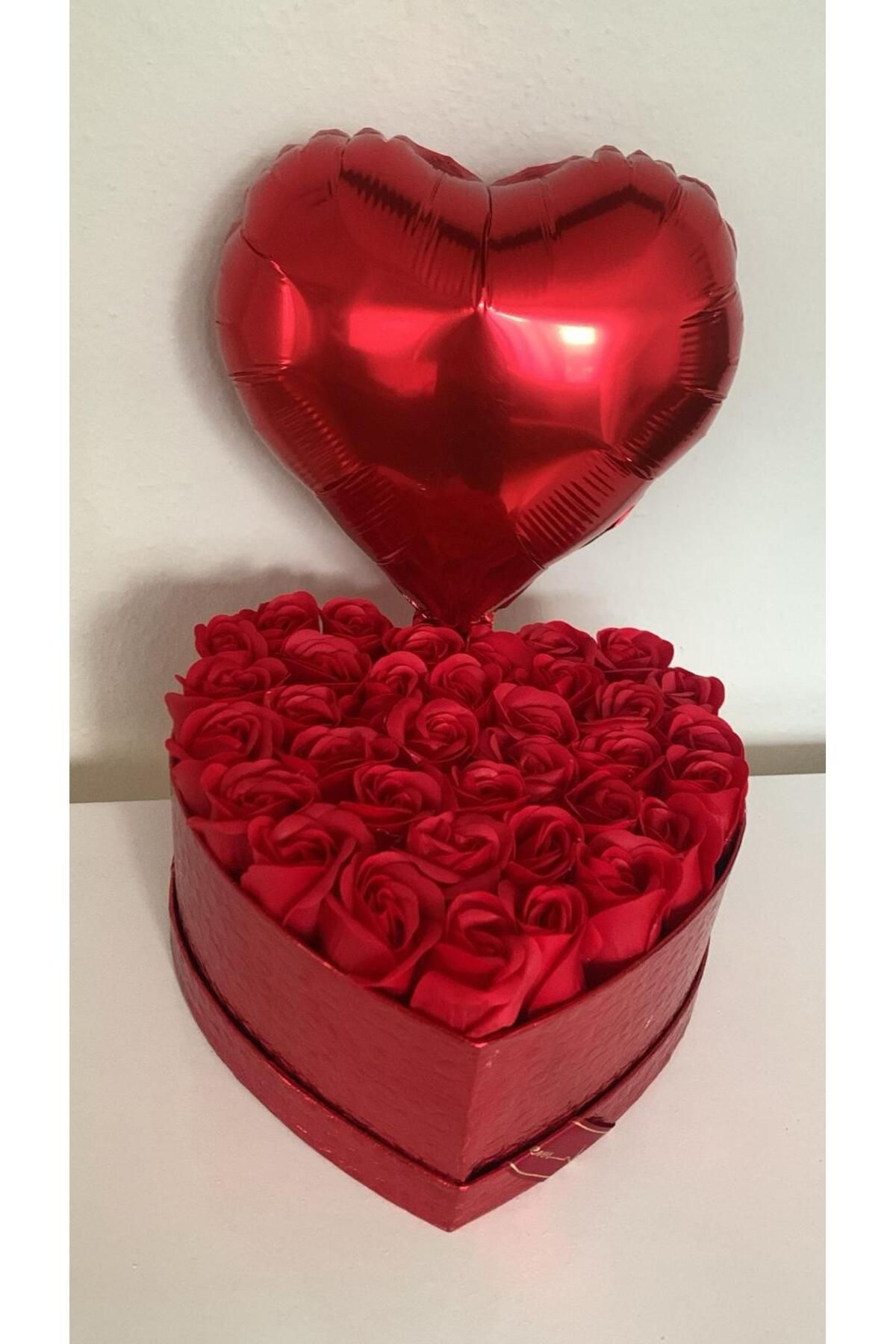 Home kırmızı kutu gül kalpli balon