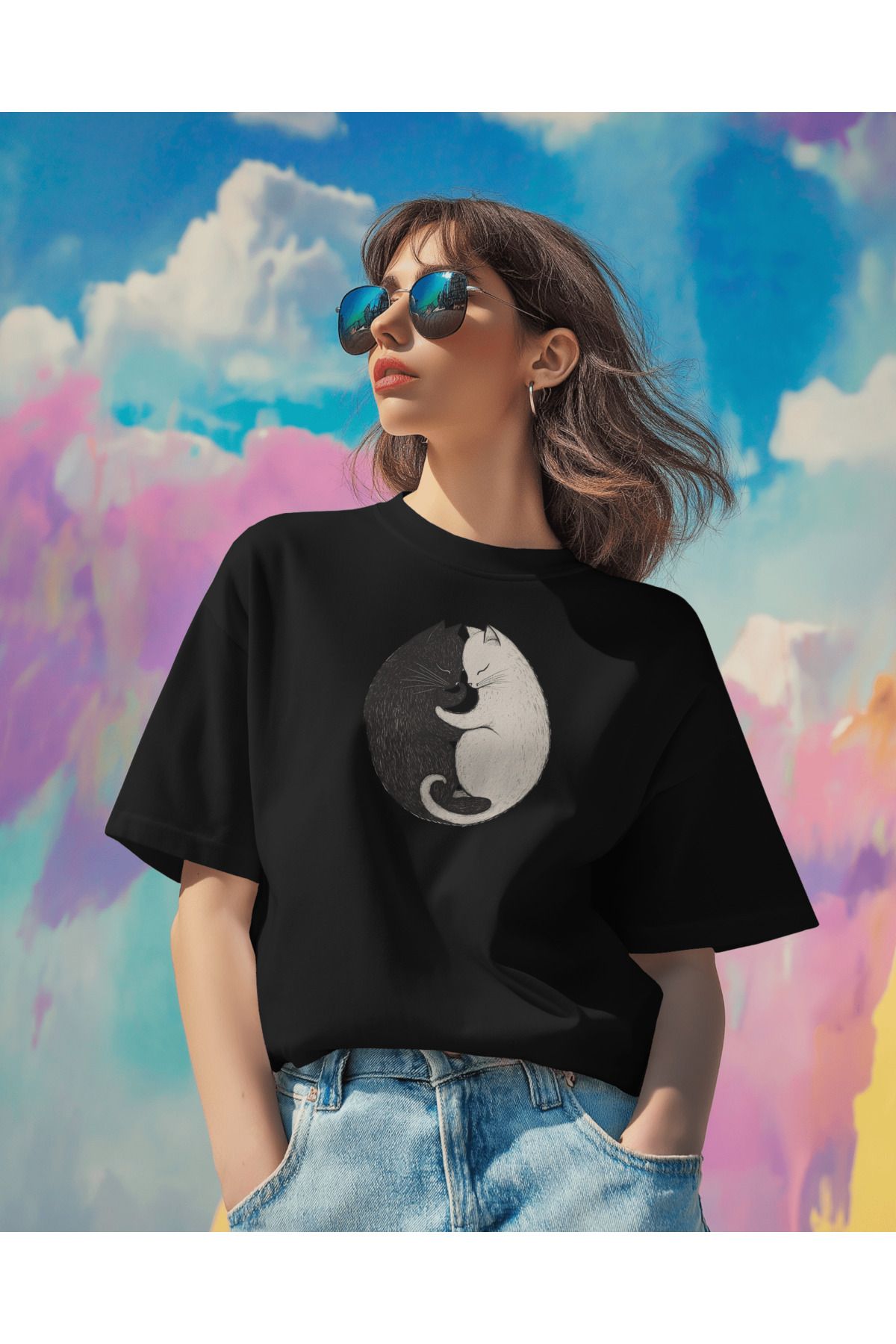 BELLACHIA Yin-Yang Kedi Baskılı Oversize Kadın Tişört – Minimalist ve Şık Tasarım!