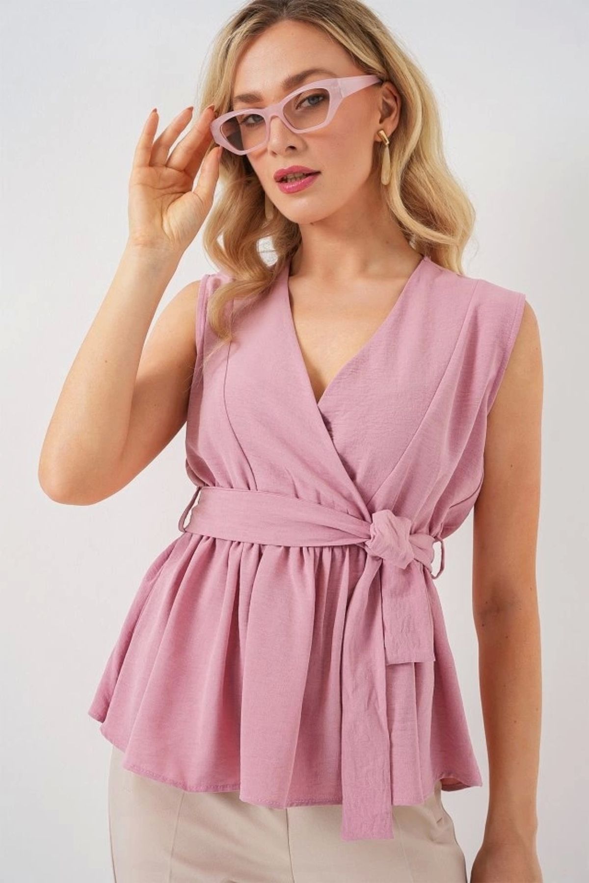 Butik Kruvaze Yaka Kolsuz Bluz 966 - Pudra